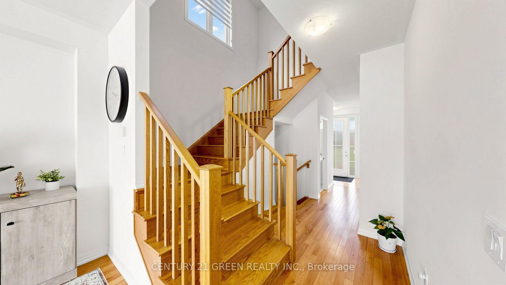 Photo 6 of 135 Fairey Crescent, Hamilton, Mount Hope — HOMEH