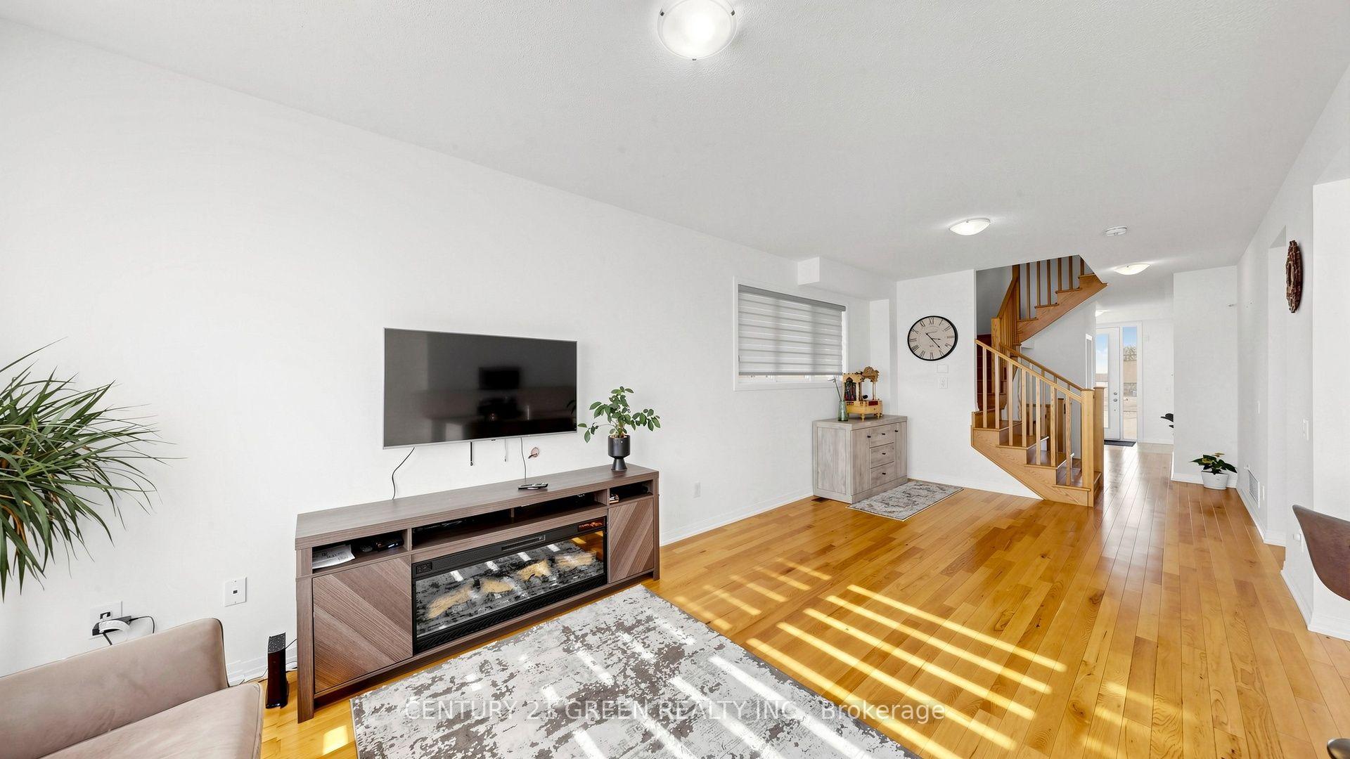 Photo 7 of 135 Fairey Crescent, Hamilton, Mount Hope — HOMEH