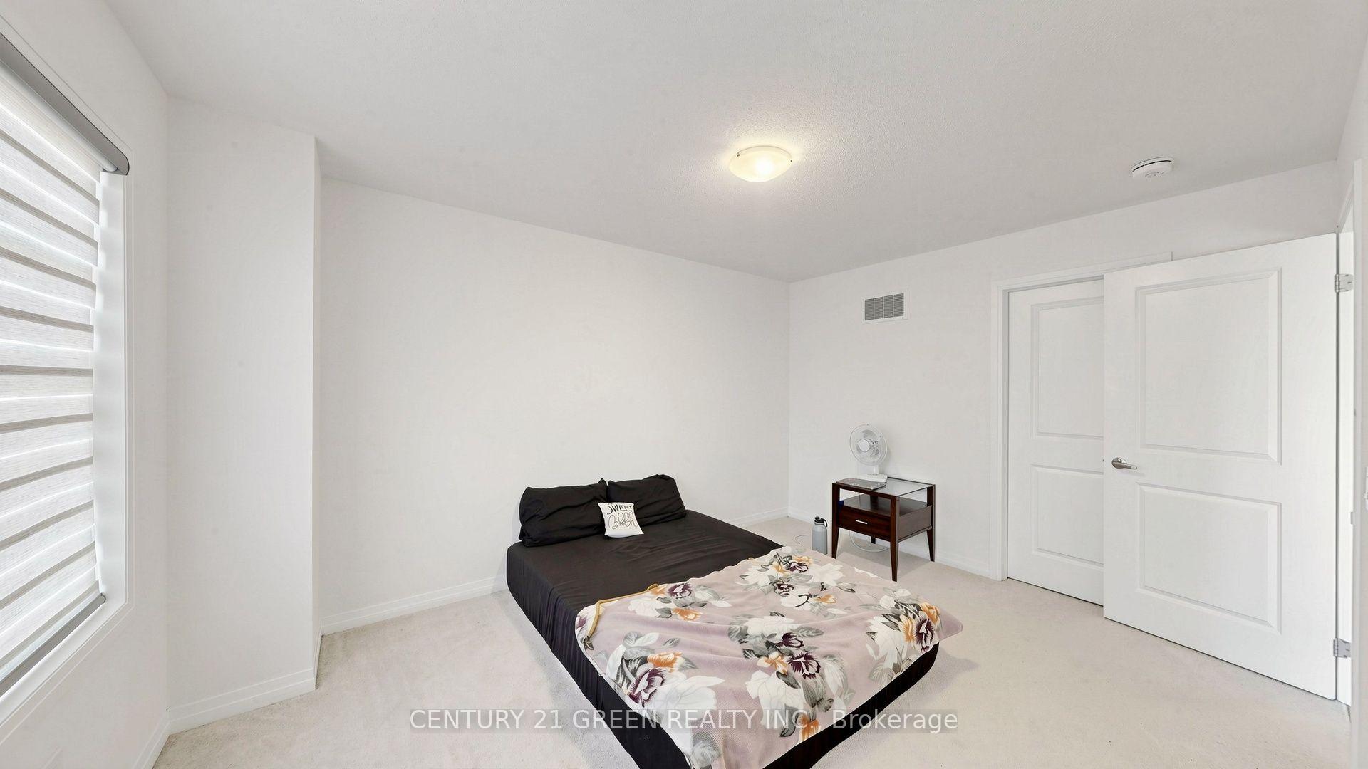 Photo 24 of 135 Fairey Crescent, Hamilton, Mount Hope — HOMEH