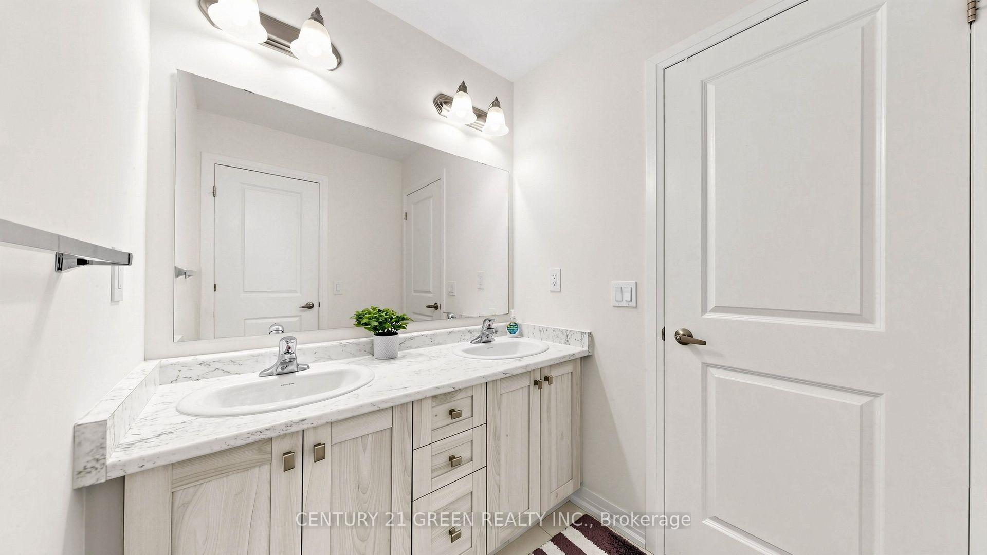 Photo 26 of 135 Fairey Crescent, Hamilton, Mount Hope — HOMEH