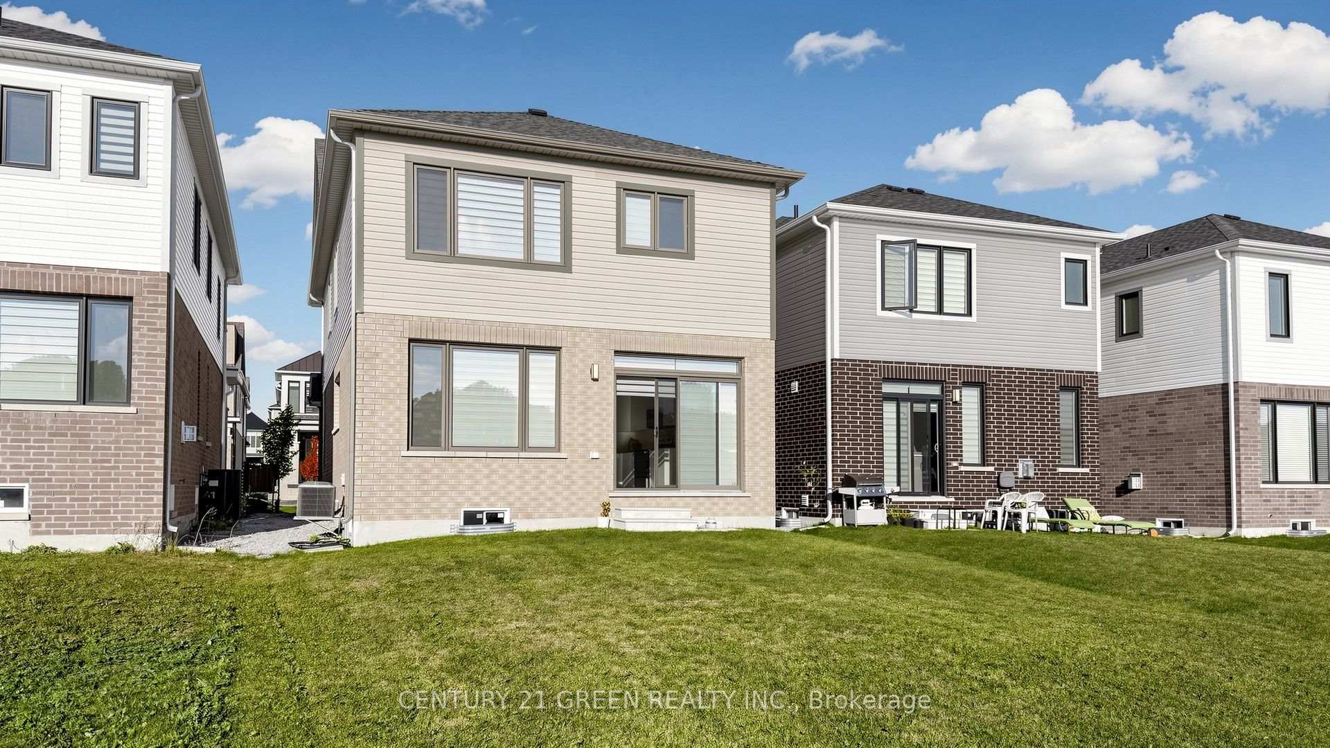 Photo 30 of 135 Fairey Crescent, Hamilton, Mount Hope — HOMEH