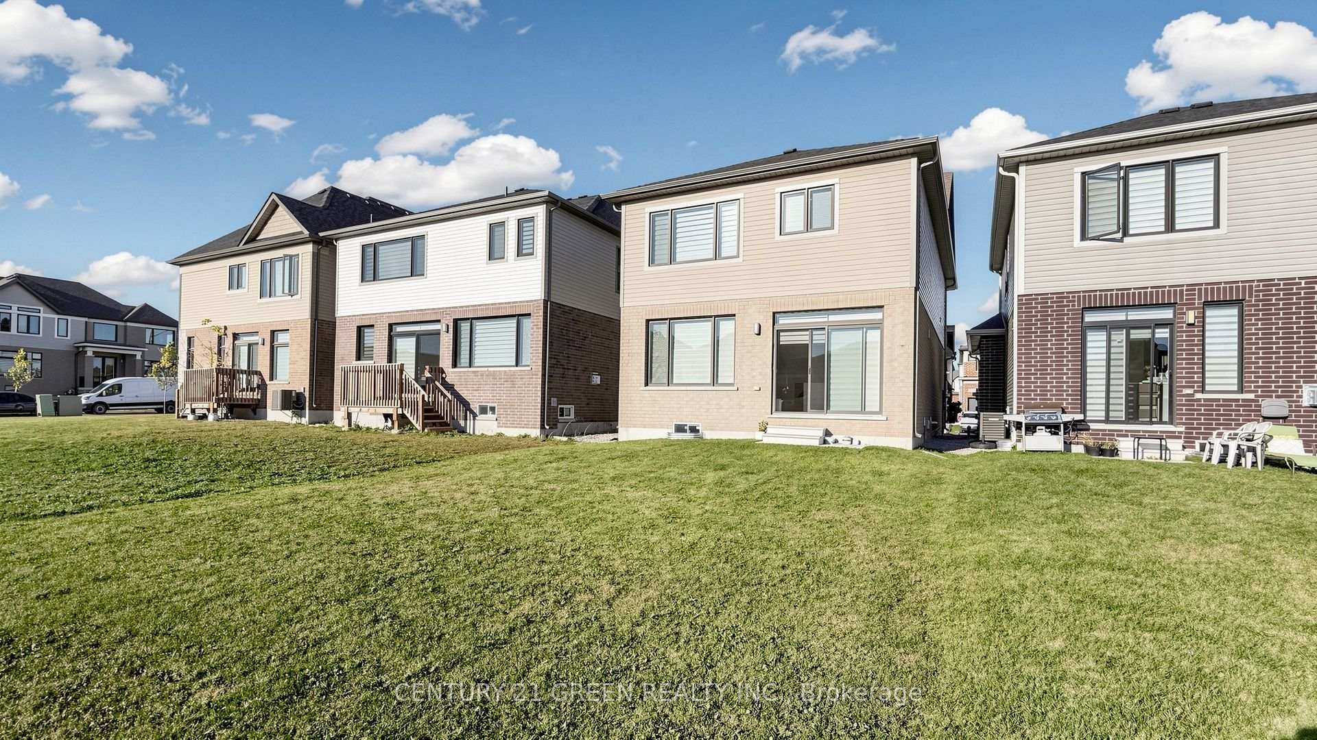 Photo 31 of 135 Fairey Crescent, Hamilton, Mount Hope — HOMEH