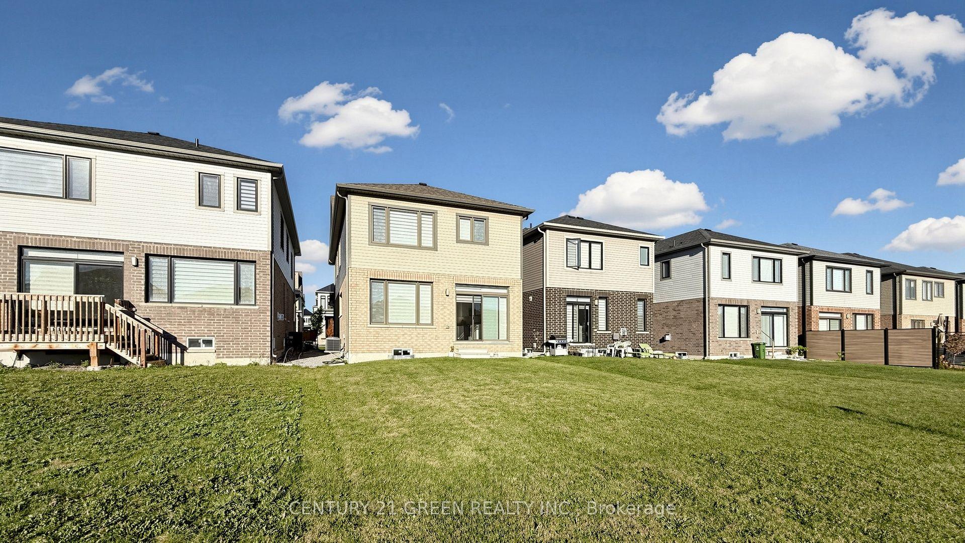 Photo 32 of 135 Fairey Crescent, Hamilton, Mount Hope — HOMEH