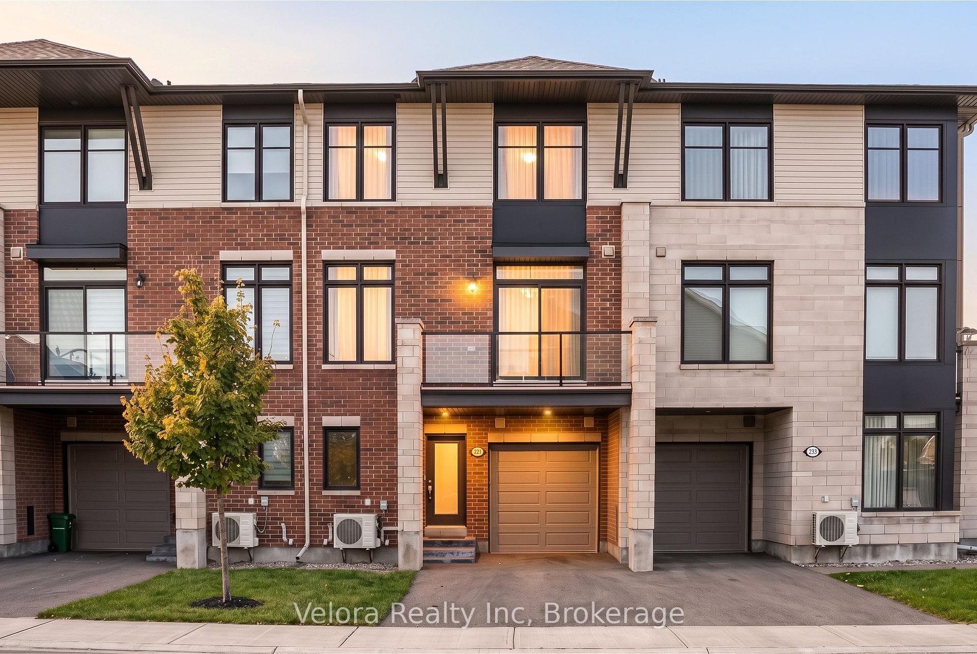 Front of 221 Pastel Way