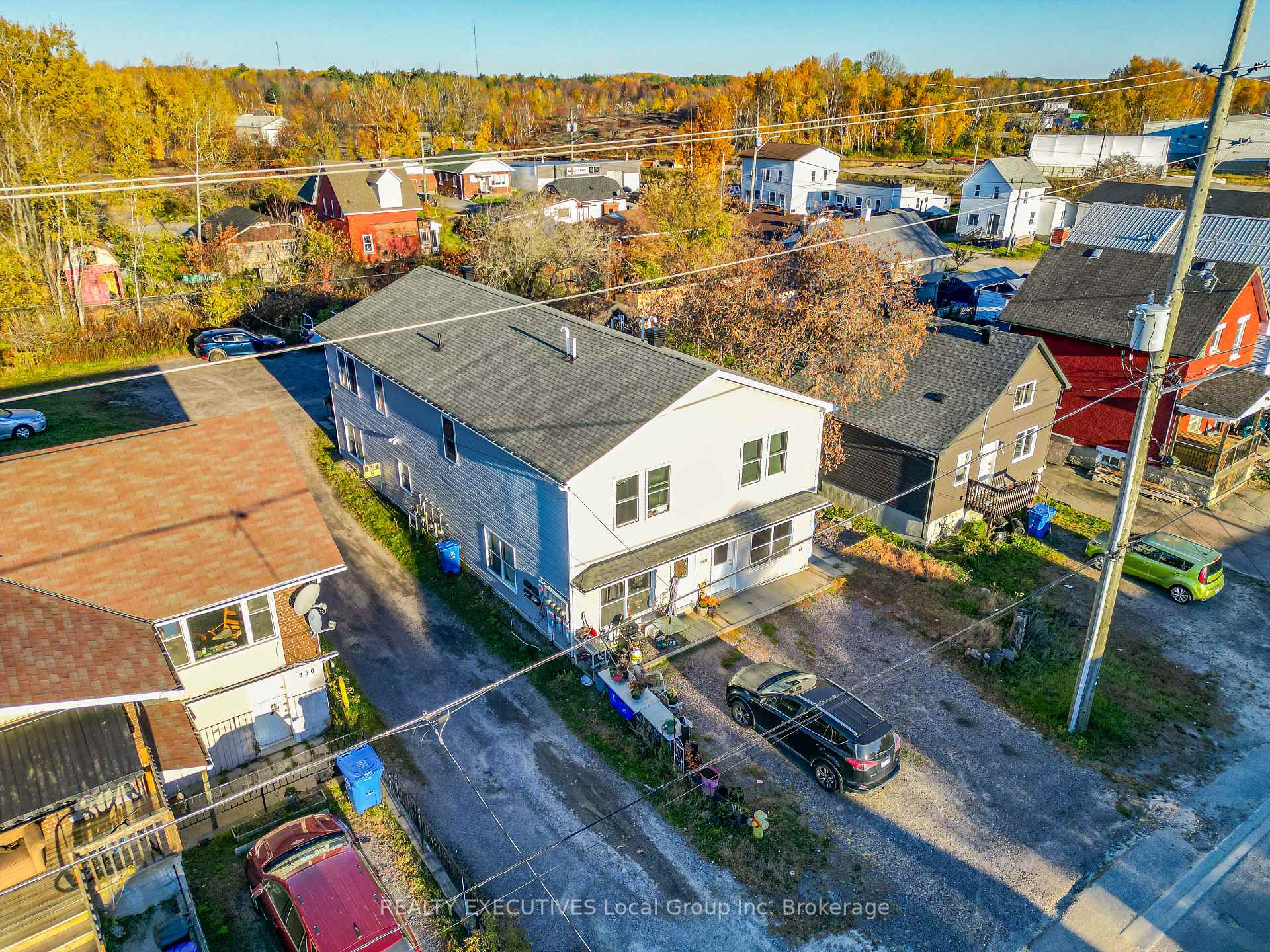 Photo 2 of 860 Worthington Street E, North Bay, Central — HOMEH