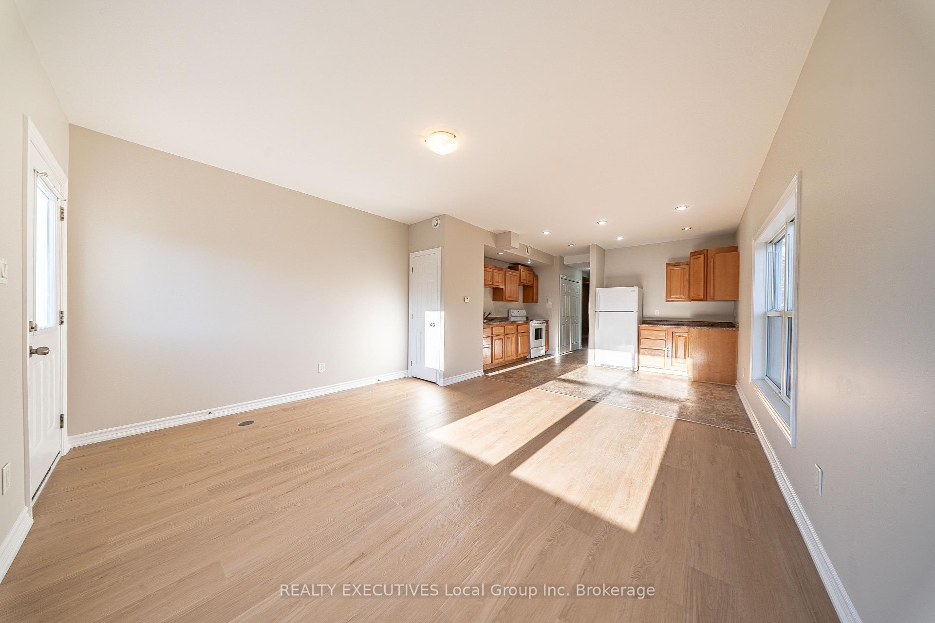 Photo 14 of 860 Worthington Street E, North Bay, Central — HOMEH