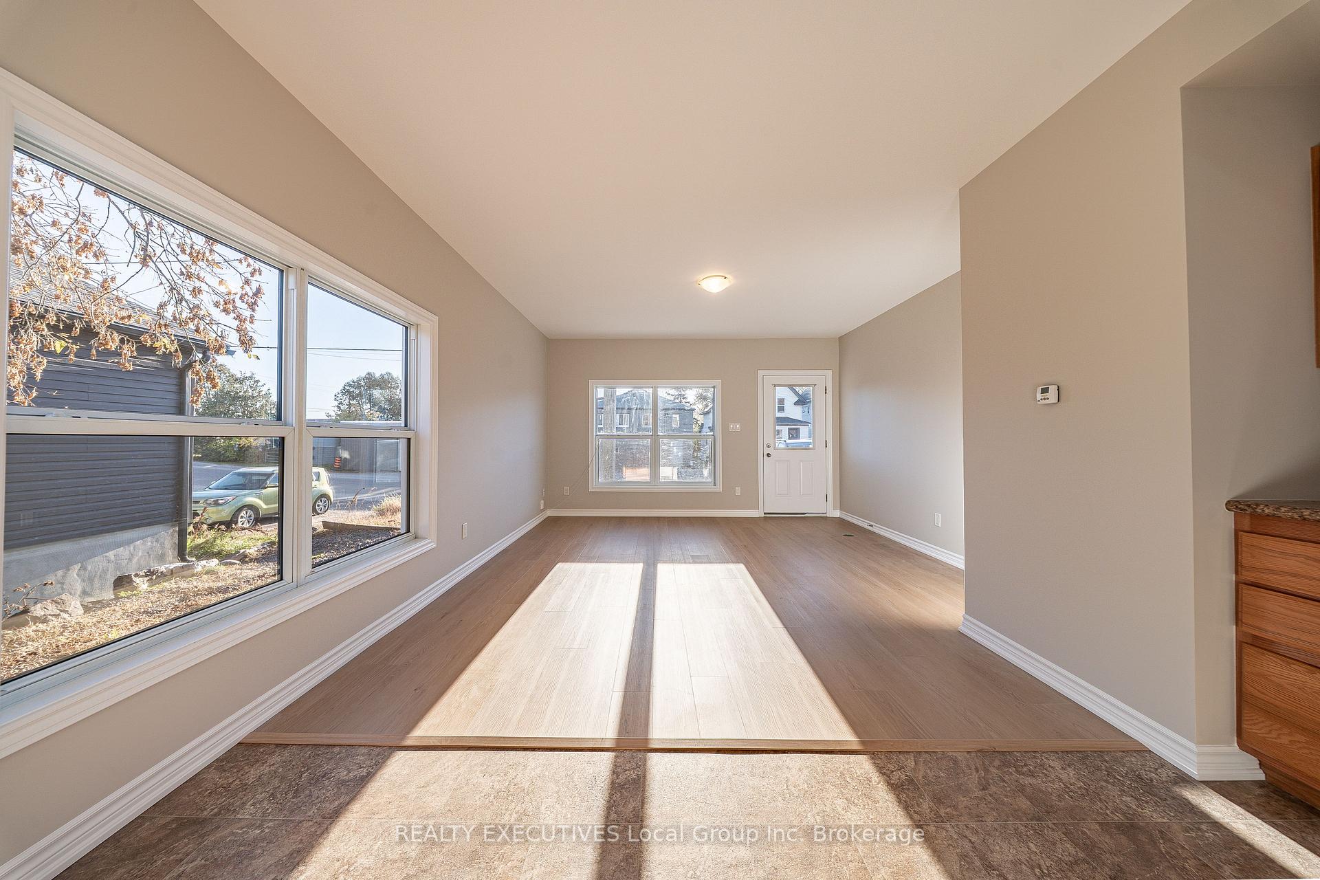 Photo 15 of 860 Worthington Street E, North Bay, Central — HOMEH