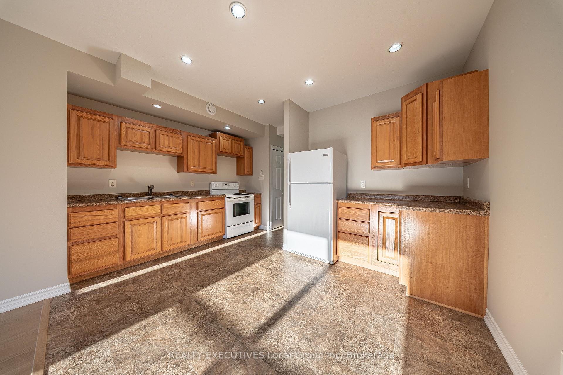 Photo 17 of 860 Worthington Street E, North Bay, Central — HOMEH