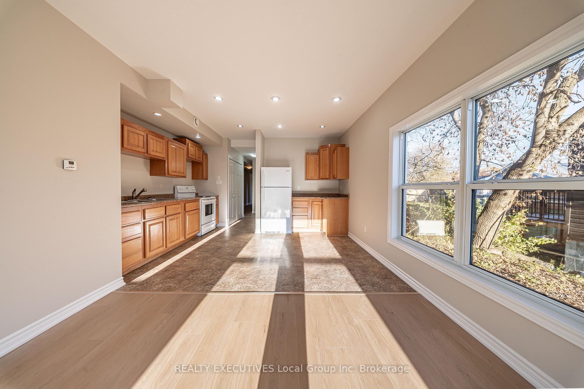 Photo 18 of 860 Worthington Street E, North Bay, Central — HOMEH