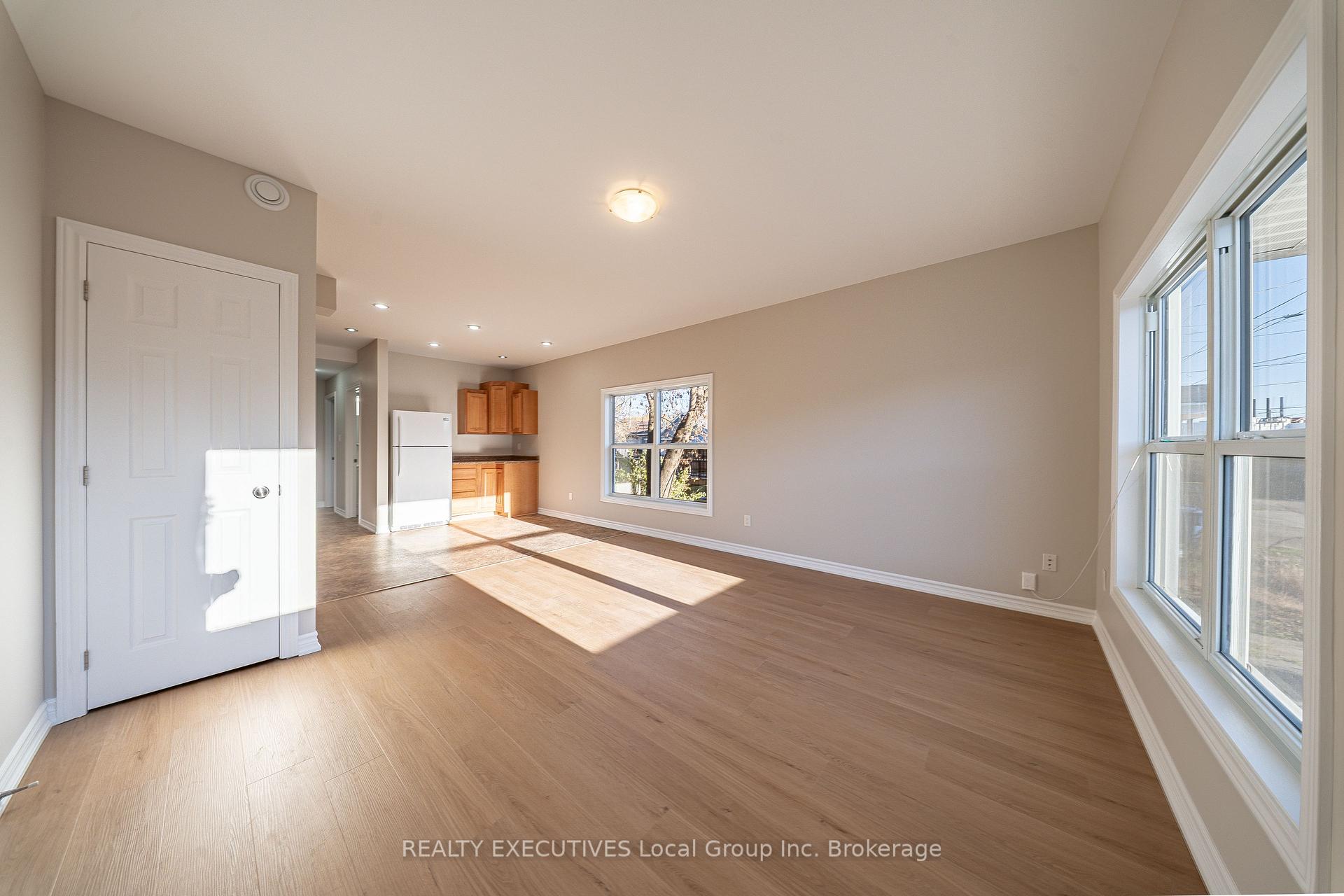 Photo 19 of 860 Worthington Street E, North Bay, Central — HOMEH