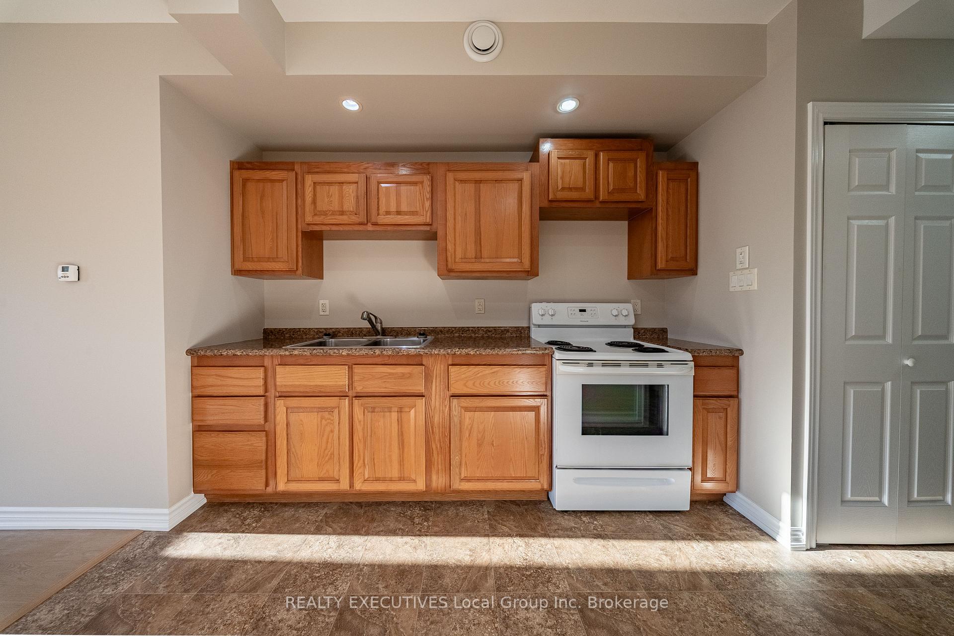 Photo 20 of 860 Worthington Street E, North Bay, Central — HOMEH