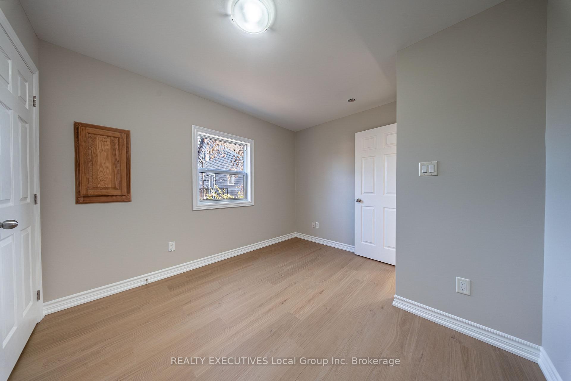 Photo 23 of 860 Worthington Street E, North Bay, Central — HOMEH