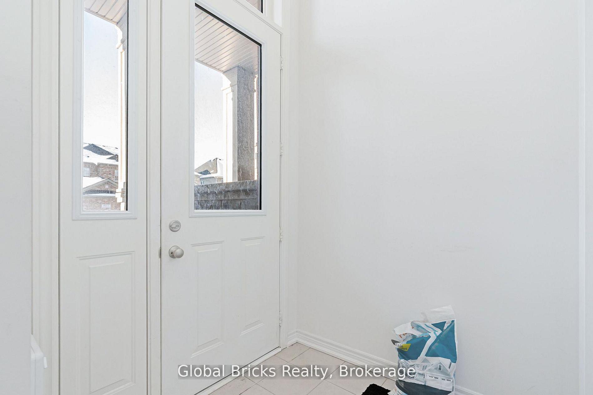 Photo 15 of 49 Burnhamthorpe Road E, Oakville, Glenorchy — HOMEH