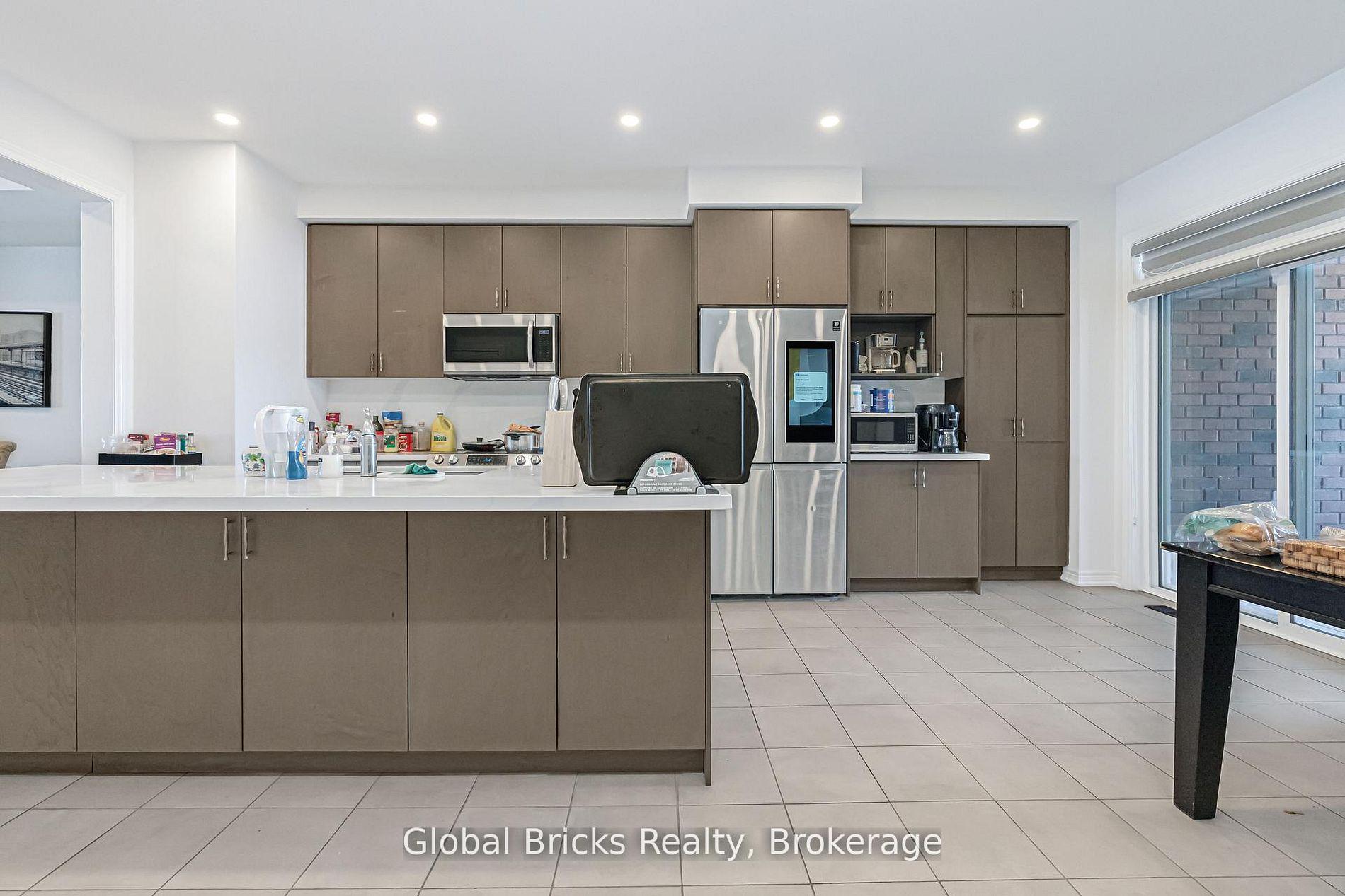 Photo 19 of 49 Burnhamthorpe Road E, Oakville, Glenorchy — HOMEH