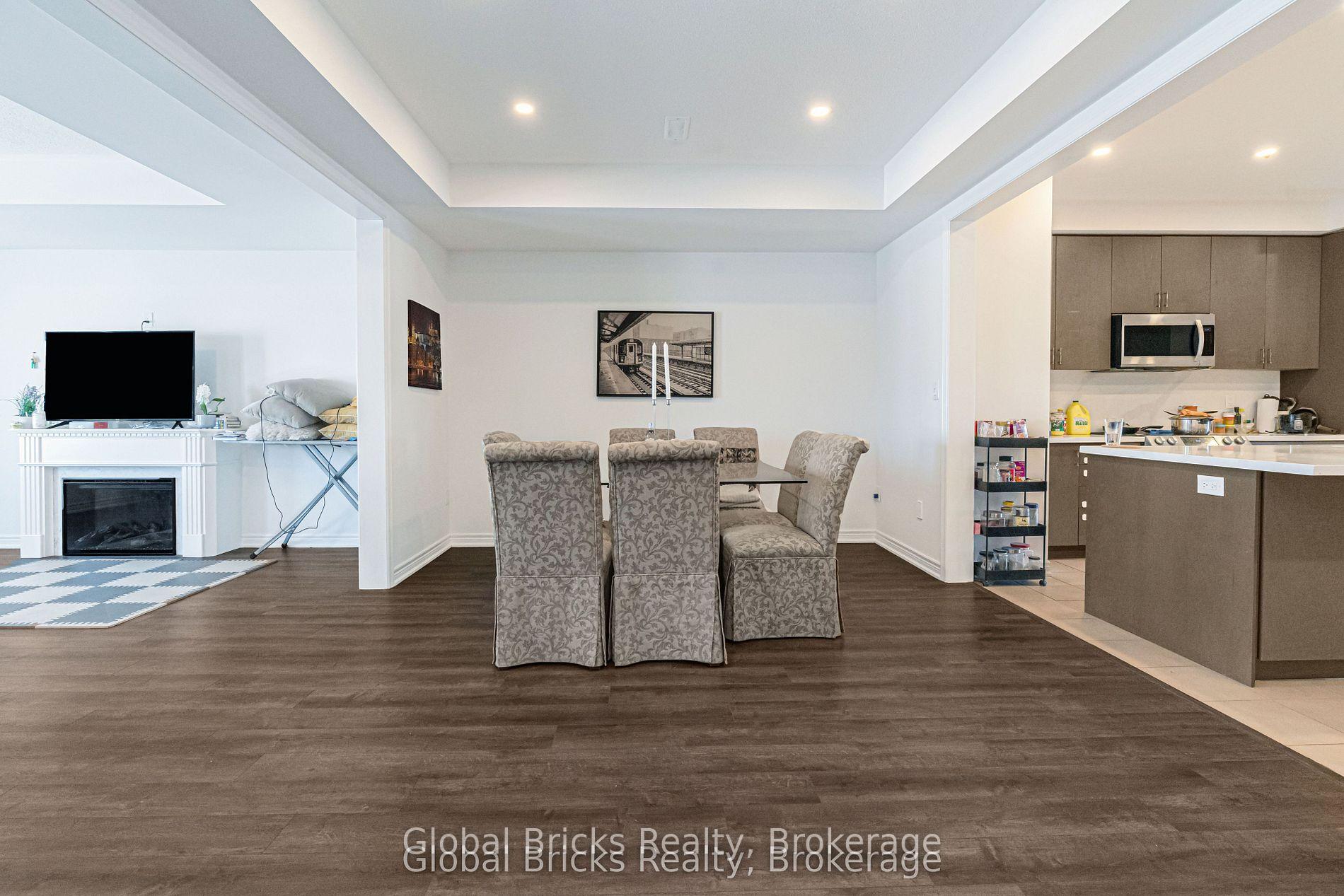 Photo 23 of 49 Burnhamthorpe Road E, Oakville, Glenorchy — HOMEH