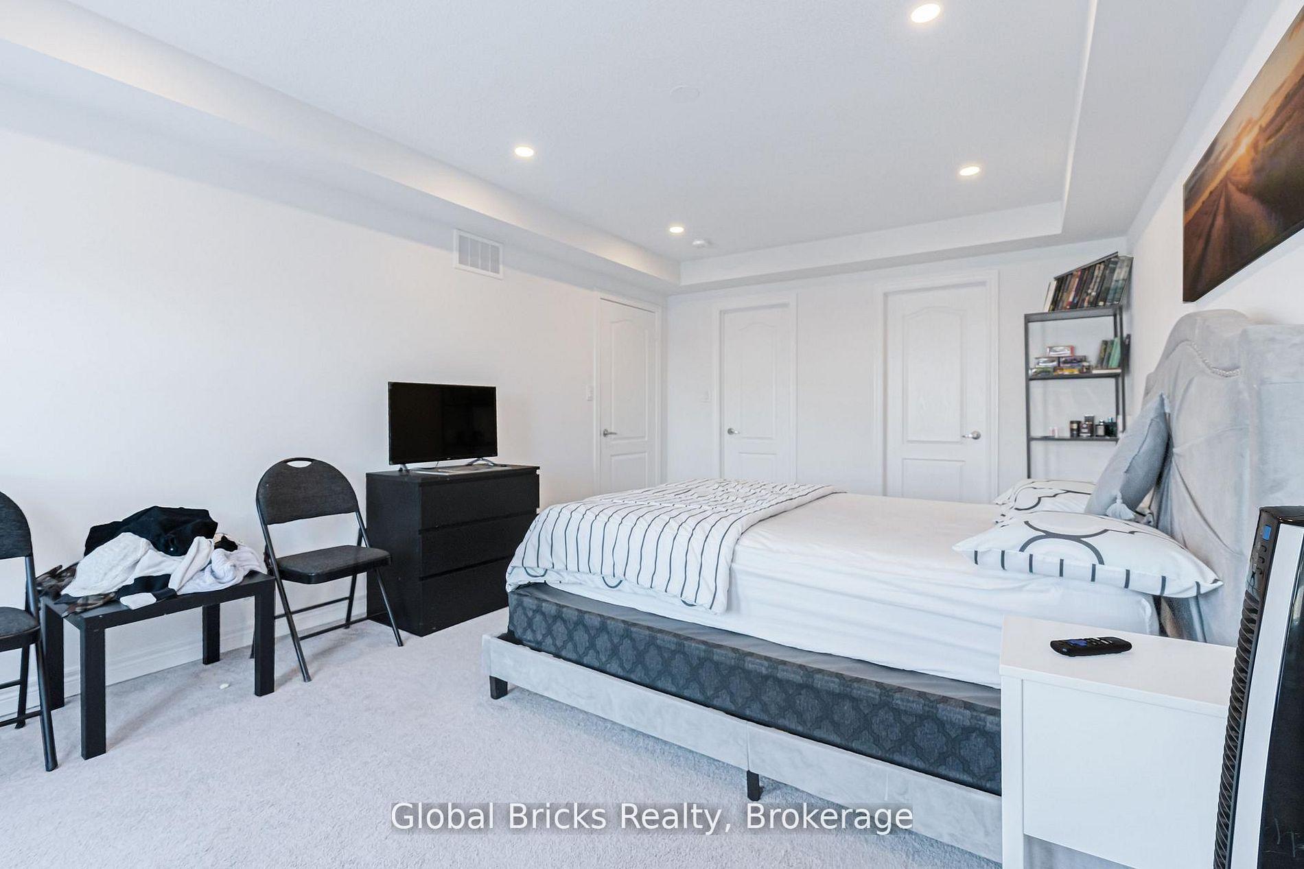 Photo 31 of 49 Burnhamthorpe Road E, Oakville, Glenorchy — HOMEH