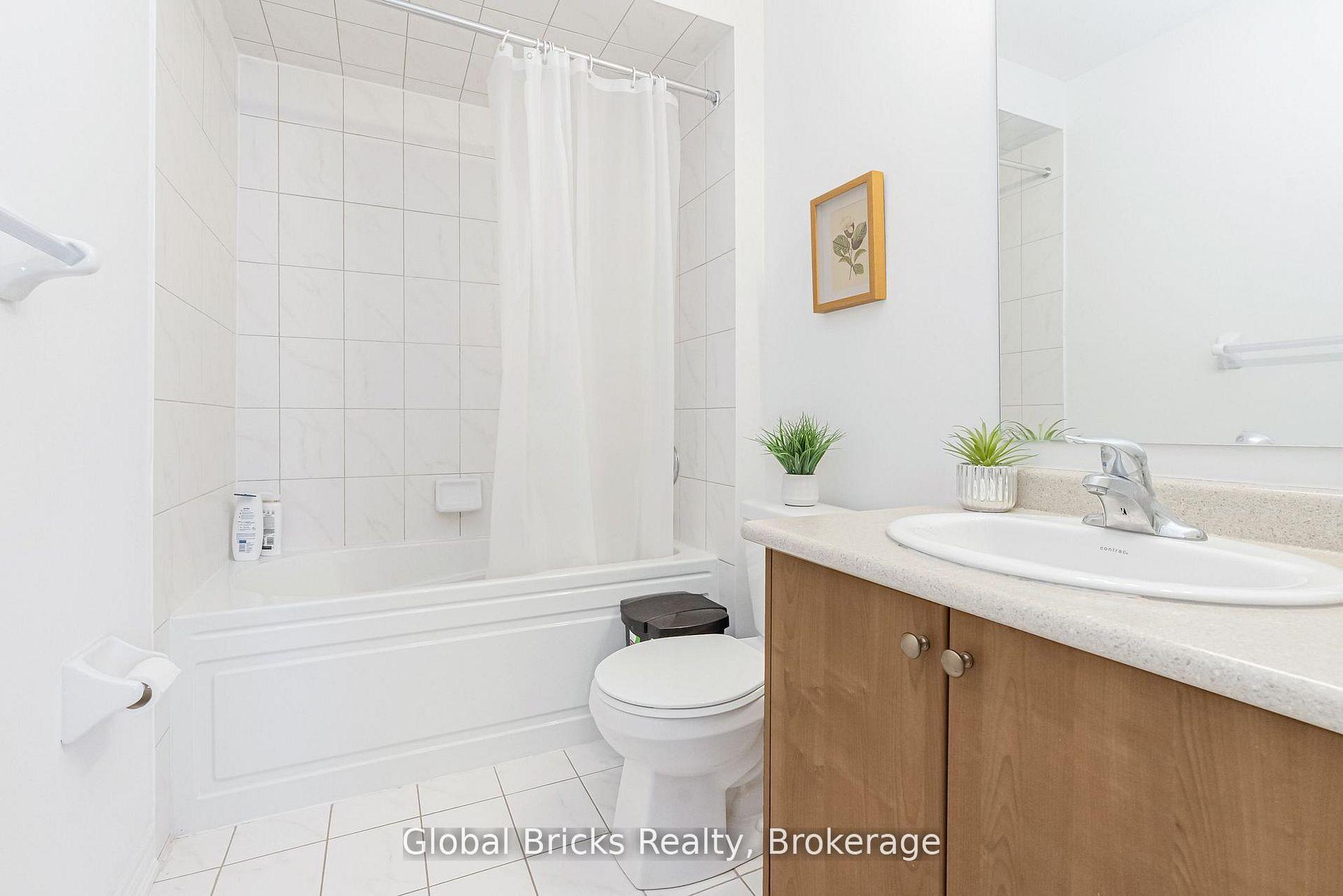 Photo 33 of 49 Burnhamthorpe Road E, Oakville, Glenorchy — HOMEH