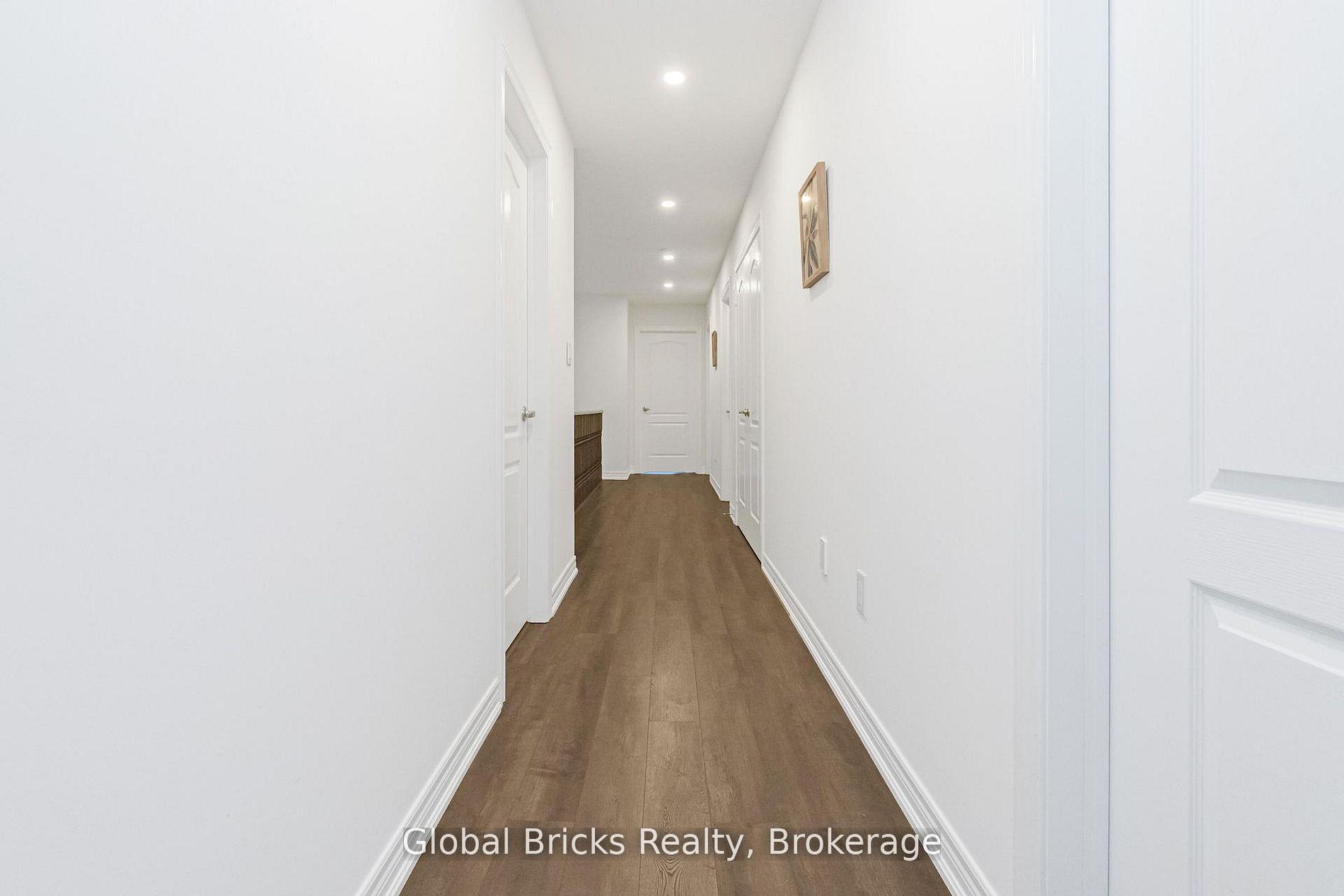 Photo 37 of 49 Burnhamthorpe Road E, Oakville, Glenorchy — HOMEH