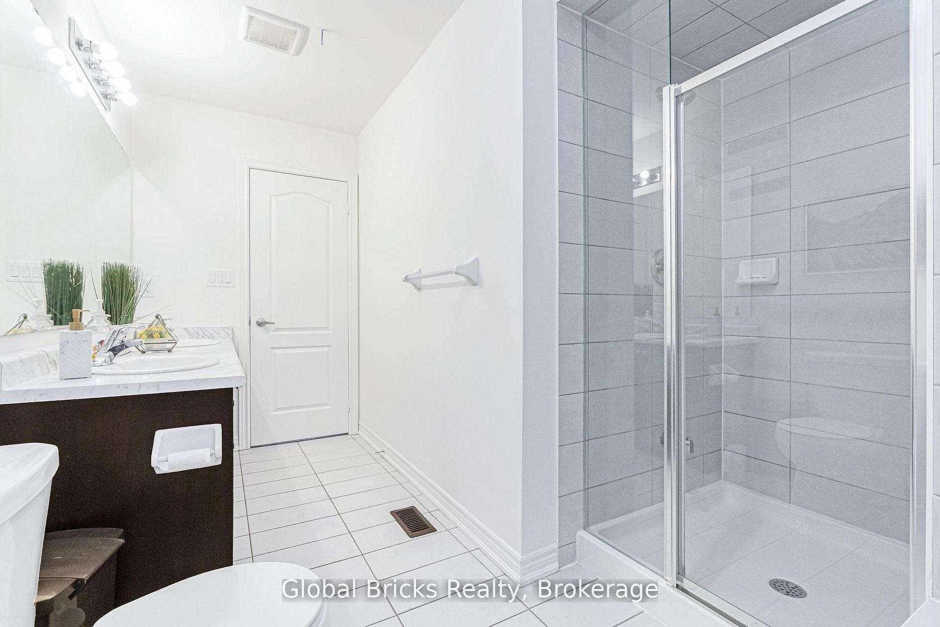 Photo 41 of 49 Burnhamthorpe Road E, Oakville, Glenorchy — HOMEH
