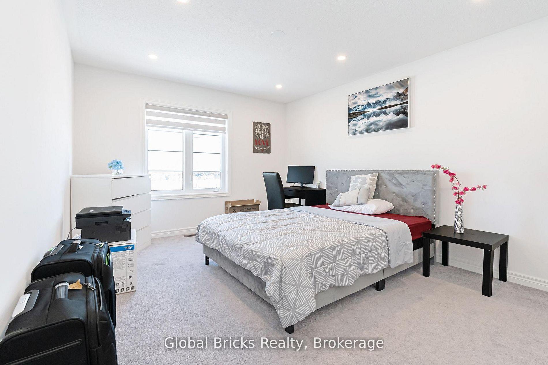 Photo 43 of 49 Burnhamthorpe Road E, Oakville, Glenorchy — HOMEH