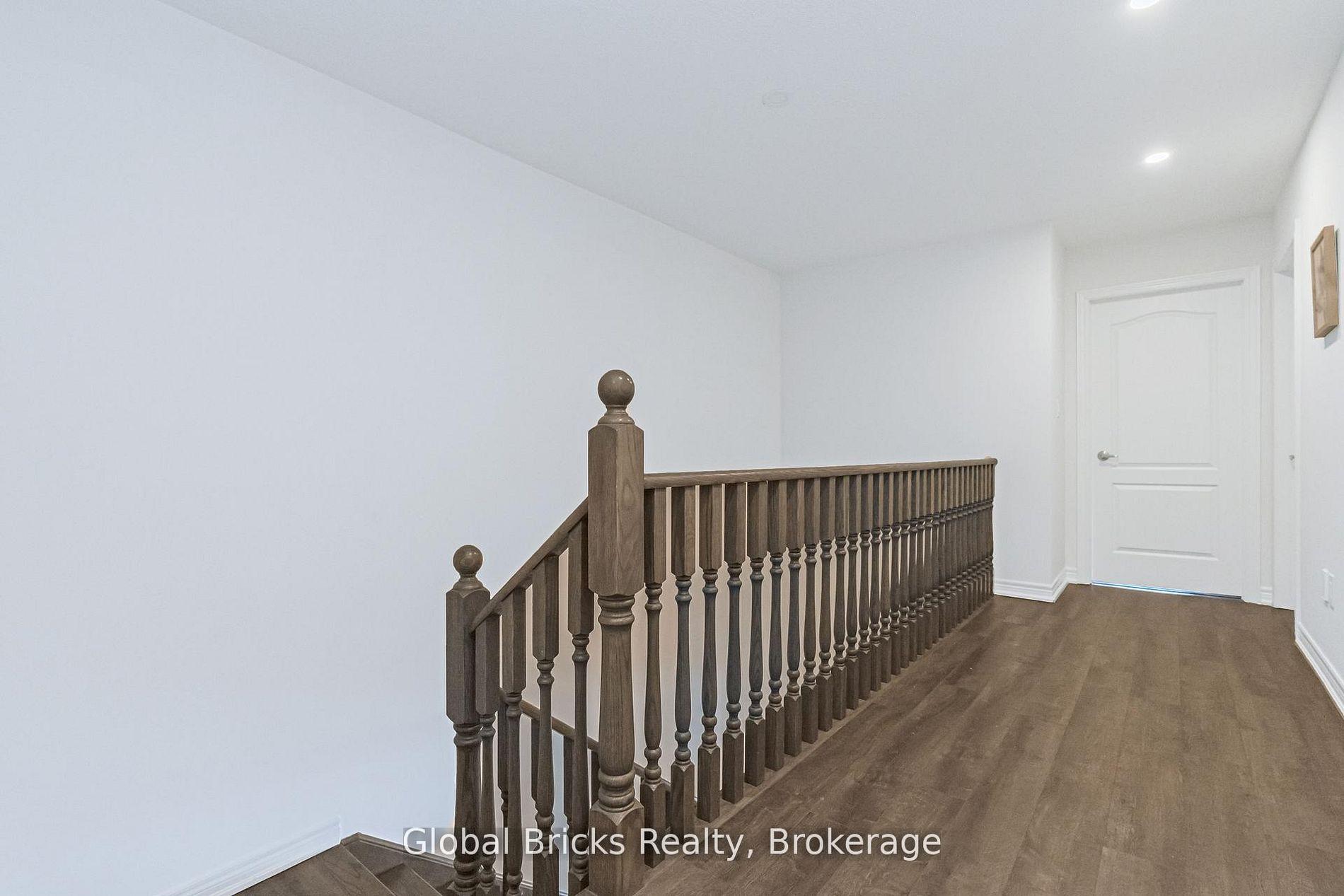 Photo 44 of 49 Burnhamthorpe Road E, Oakville, Glenorchy — HOMEH