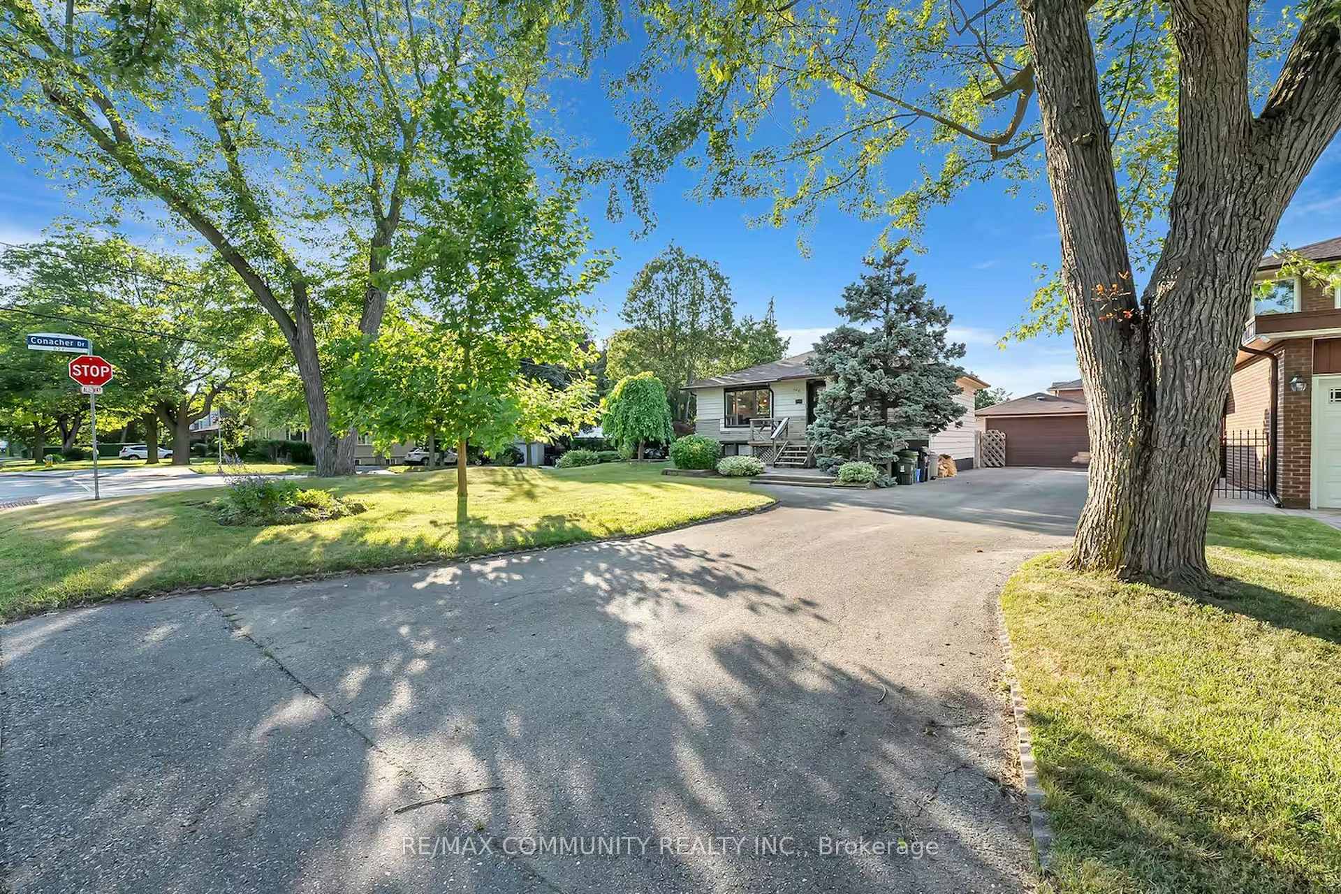 Photo 3 of 446 Ruth Avenue, North York, Newtonbrook East — HOMEH