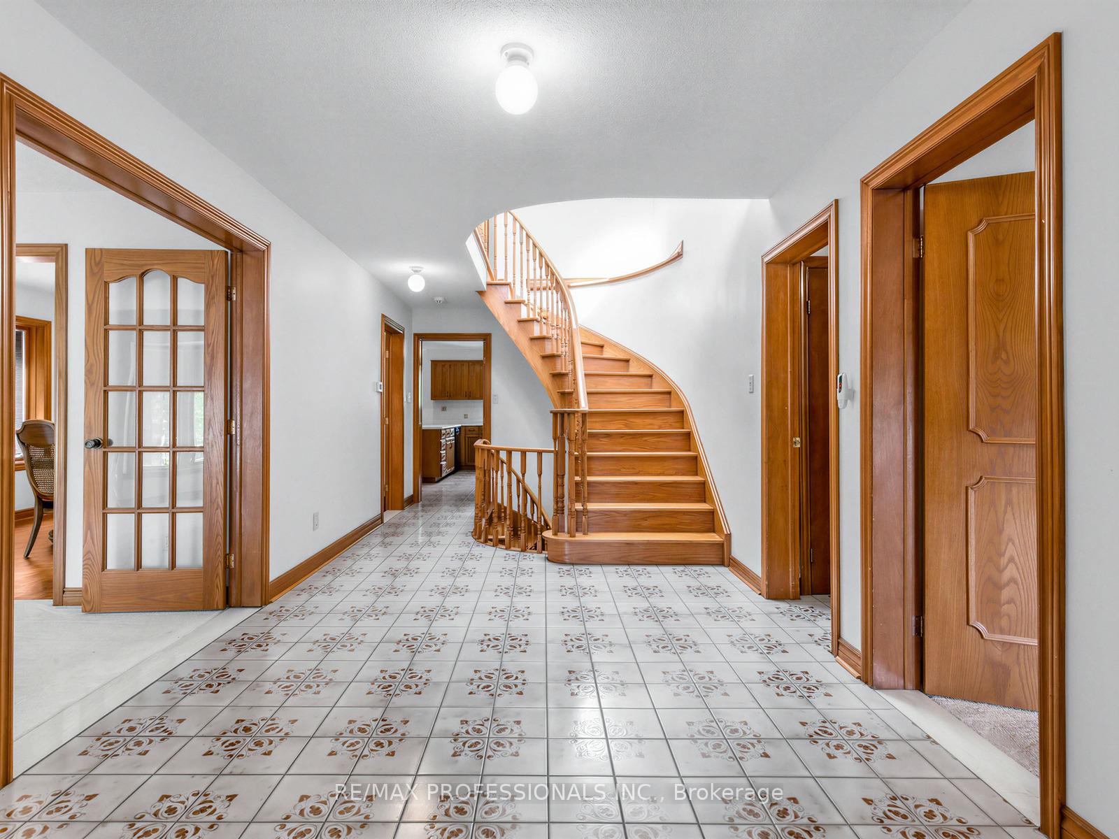 Photo 4 of 157 Coon's Road, Richmond Hill, Oak Ridges — HOMEH