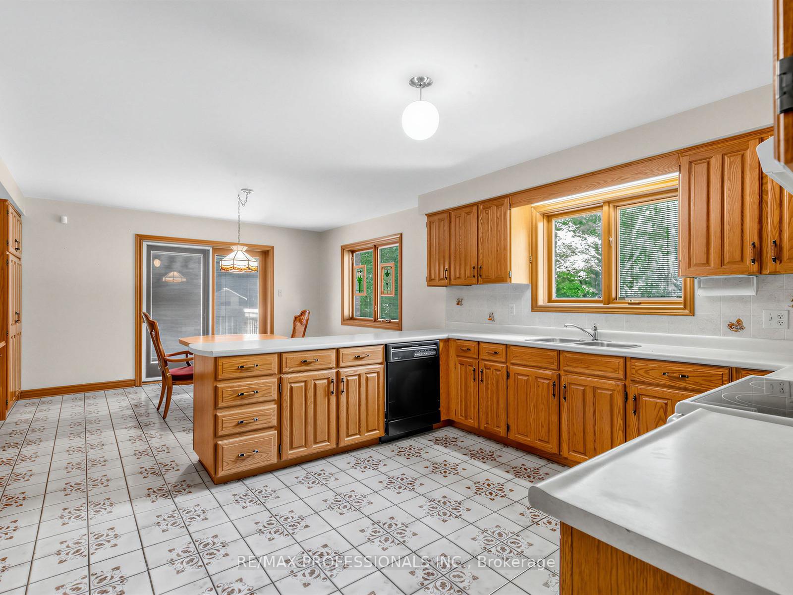 Photo 16 of 157 Coon's Road, Richmond Hill, Oak Ridges — HOMEH