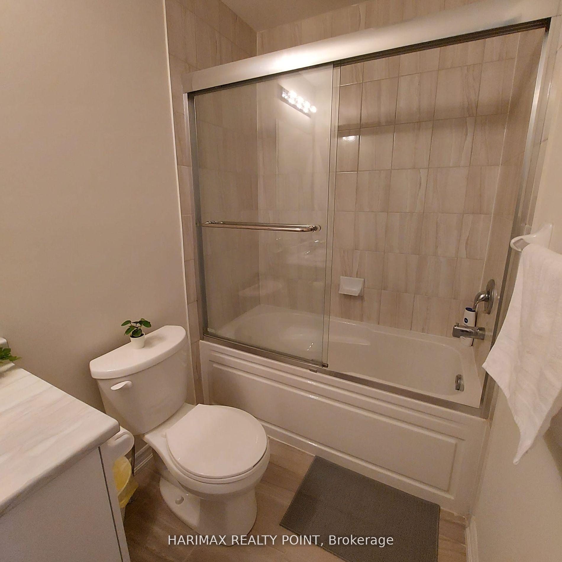 Photo 14 of Unit 25, 40 Knotsberry Circle, Brampton, Bram West — HOMEH
