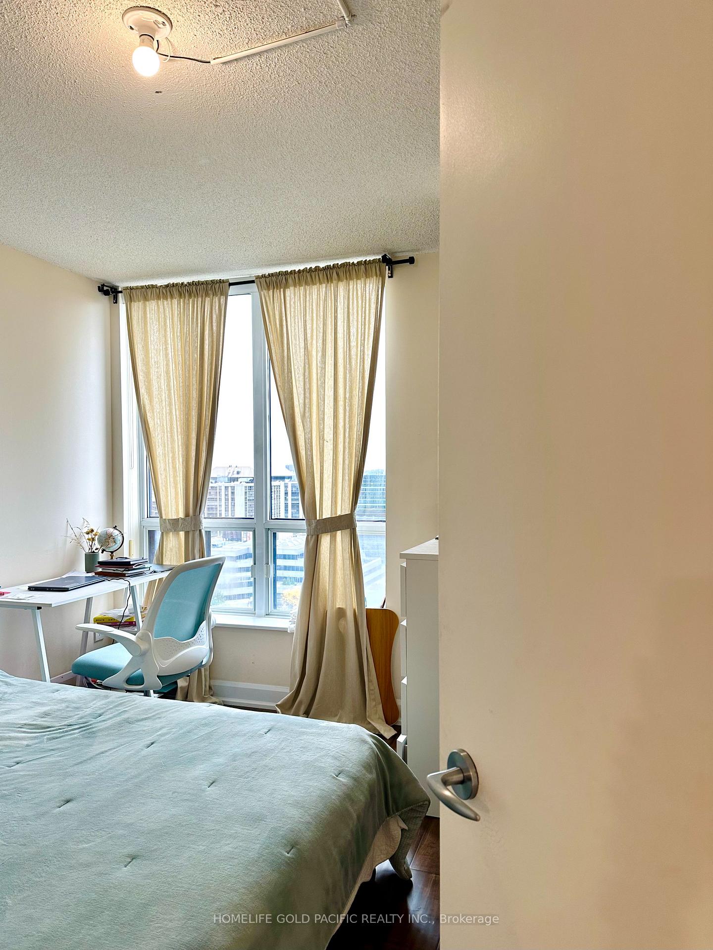 Photo 3 of Unit 2111, 33 Sheppard Avenue E, North York, Willowdale East — HOMEH
