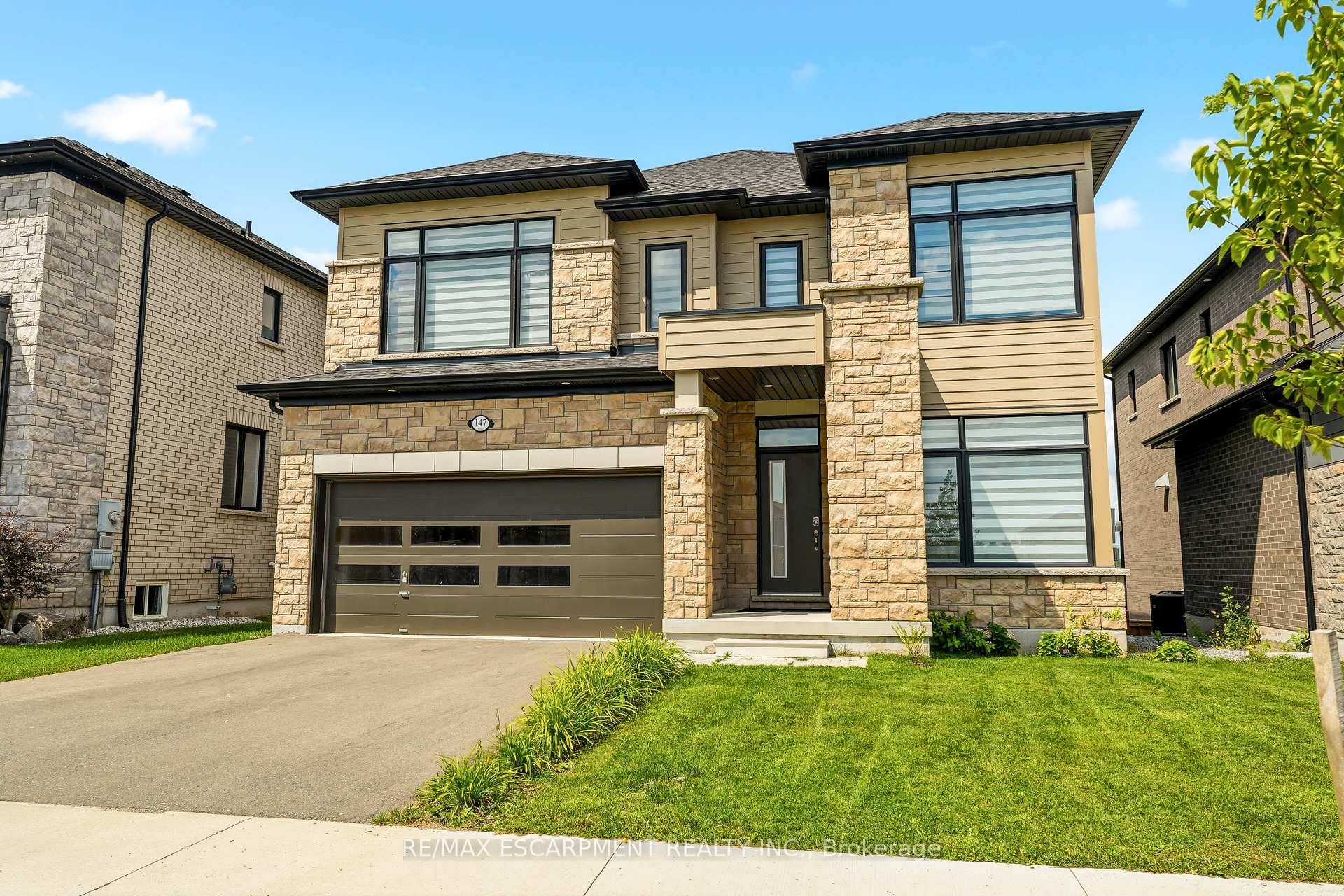 Photo 2 of 147 Midland Place, Welland, Hwy 406/Welland — HOMEH