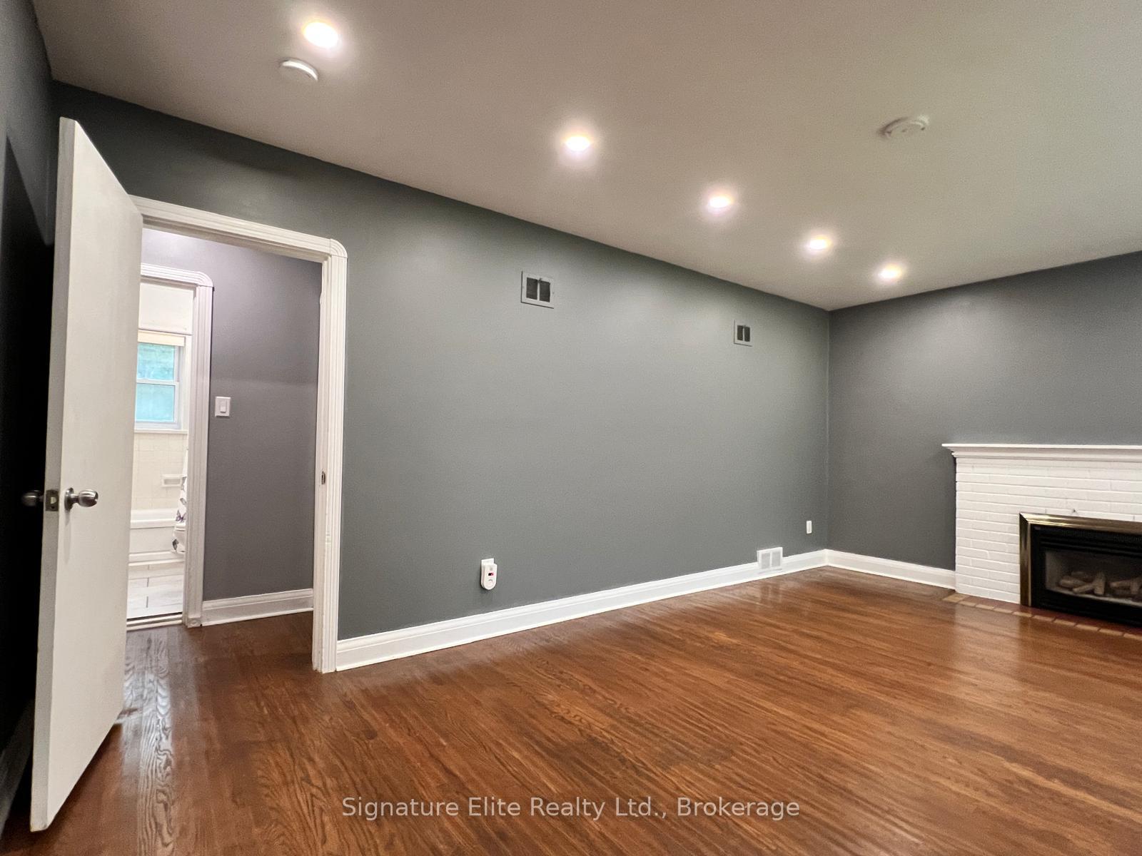 Photo 6 of Unit Upper, 34 Ovida Avenue, Etobicoke, Islington-City Centre West — HOMEH