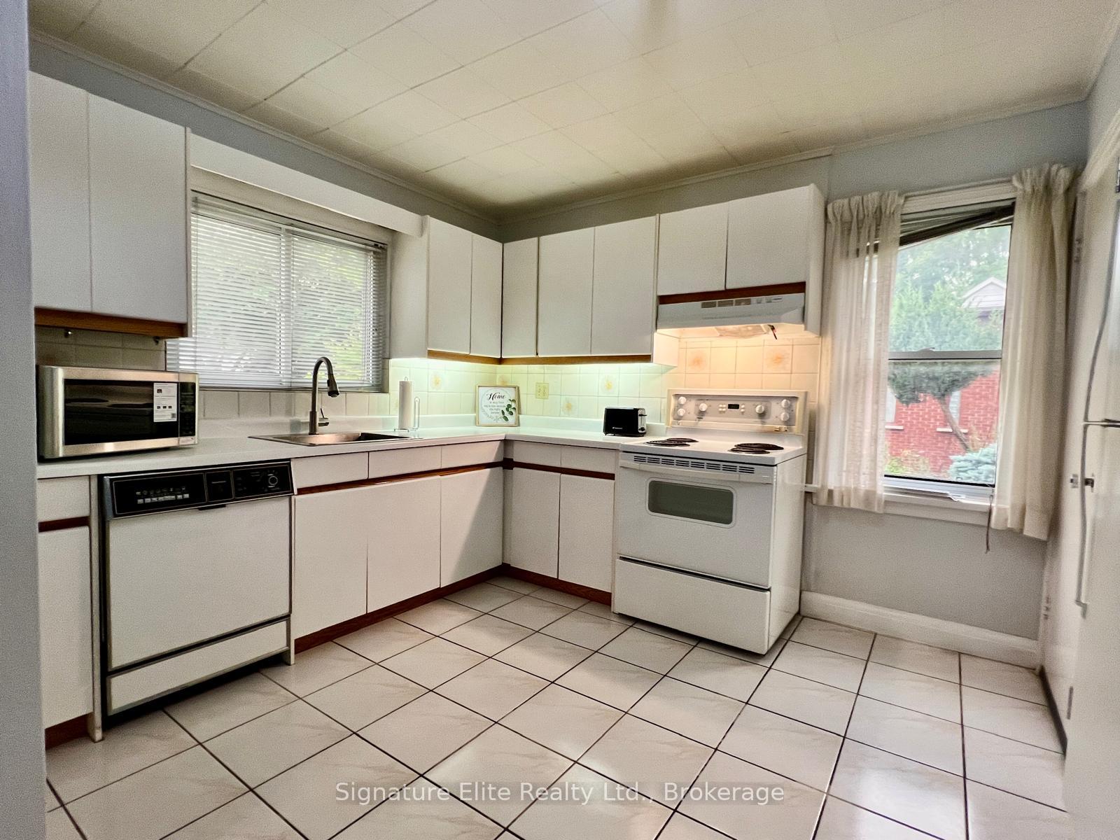 Photo 8 of Unit Upper, 34 Ovida Avenue, Etobicoke, Islington-City Centre West — HOMEH