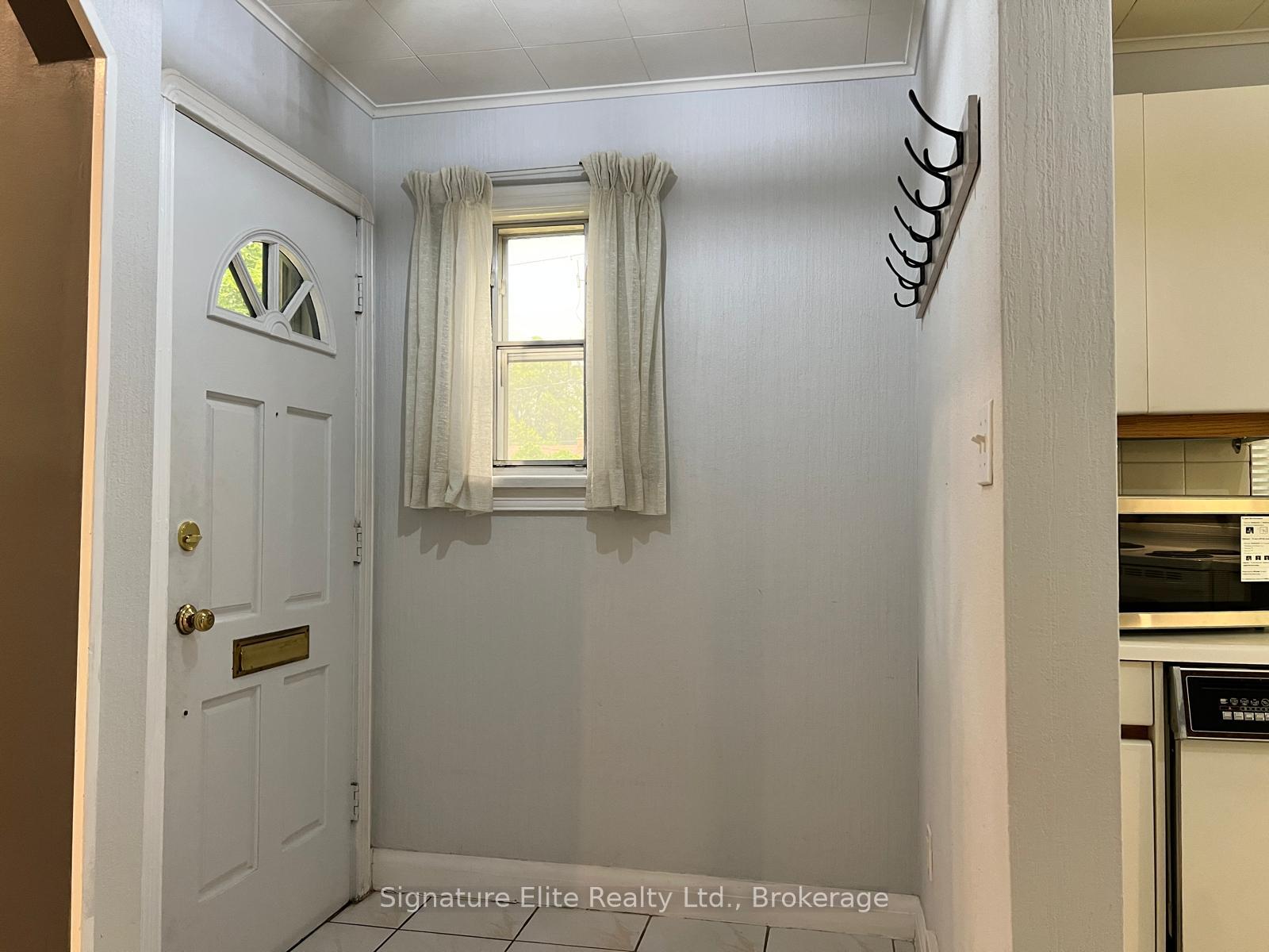 Photo 18 of Unit Upper, 34 Ovida Avenue, Etobicoke, Islington-City Centre West — HOMEH