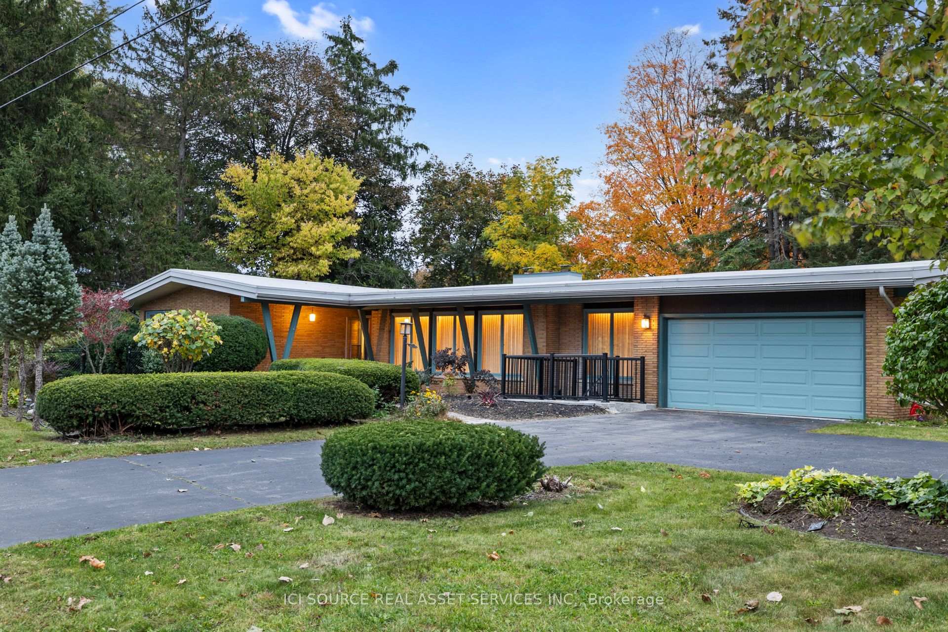 Photo 2 of 701 Sanatorium Road, London, North O — HOMEH