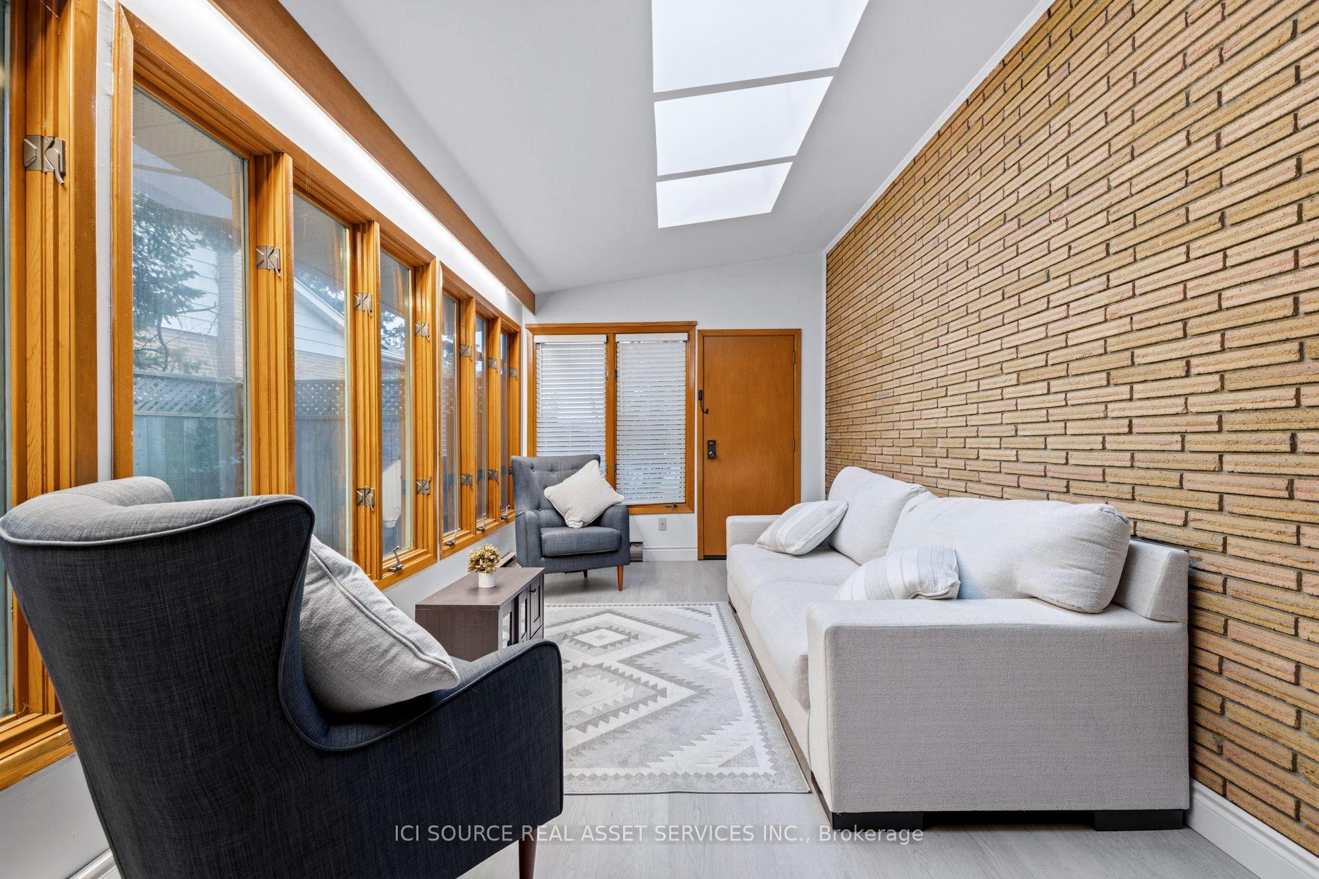 Photo 15 of 701 Sanatorium Road, London, North O — HOMEH