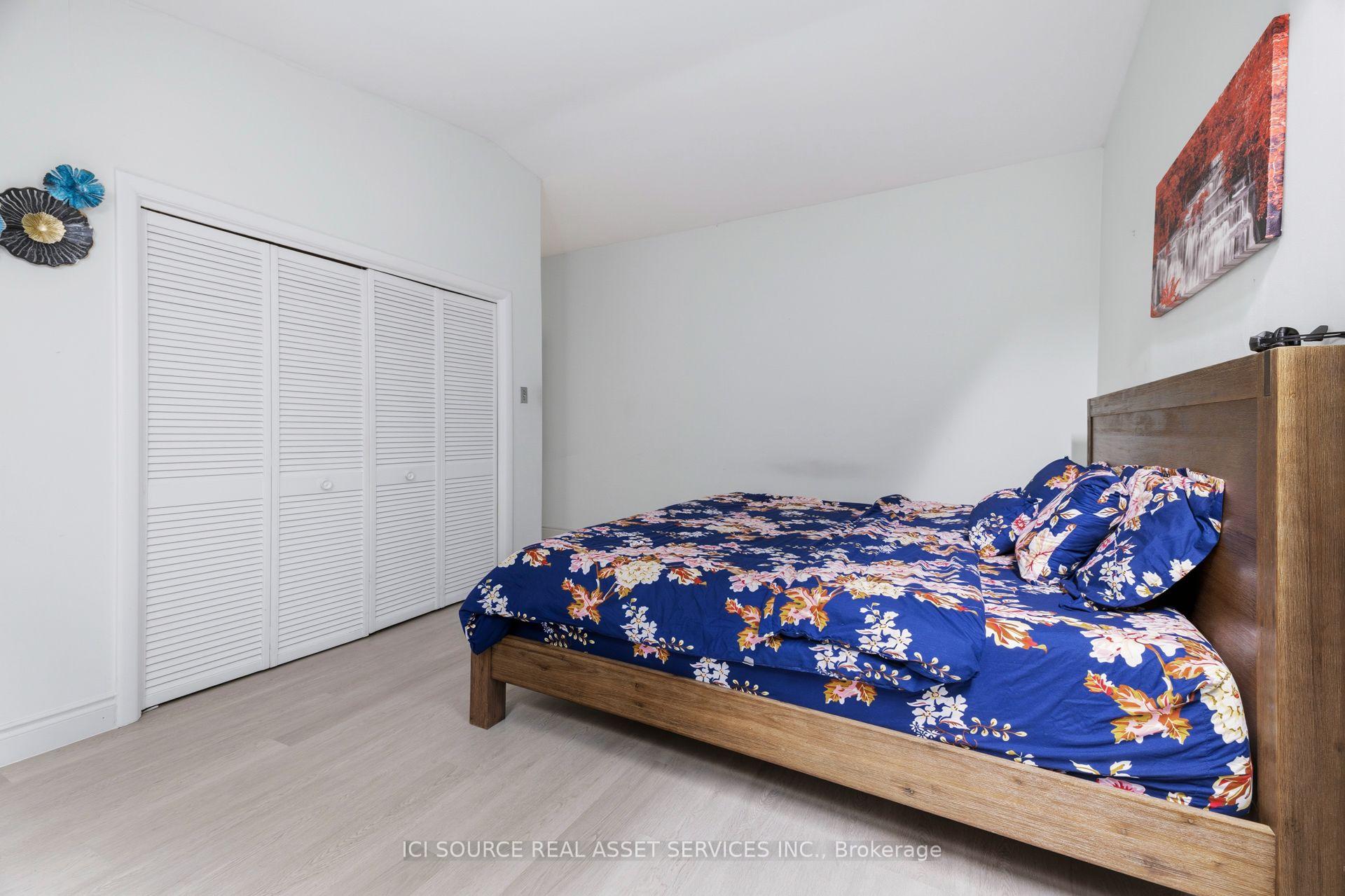 Photo 21 of 701 Sanatorium Road, London, North O — HOMEH