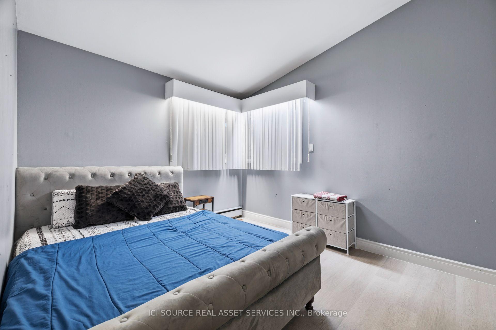 Photo 22 of 701 Sanatorium Road, London, North O — HOMEH