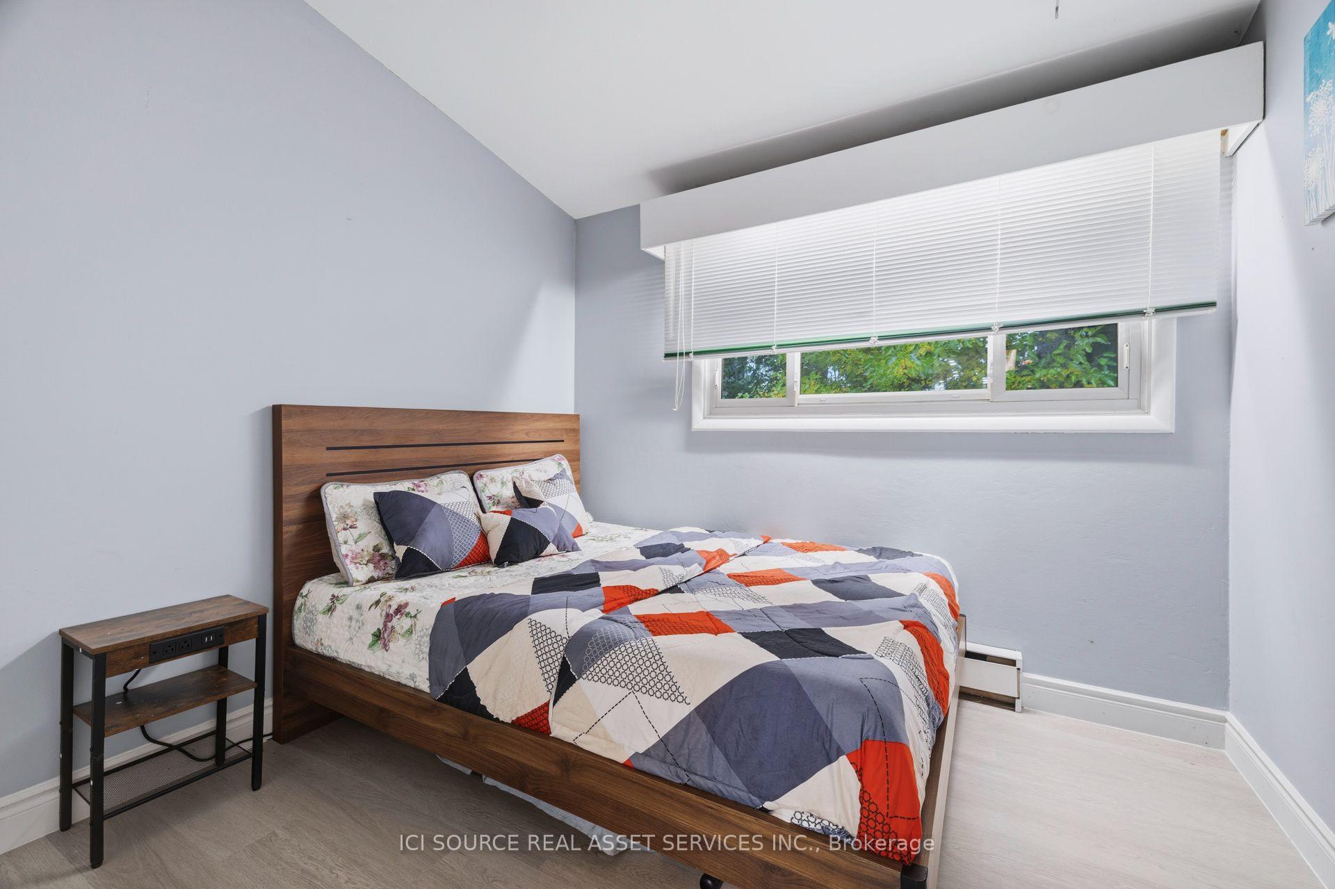 Photo 23 of 701 Sanatorium Road, London, North O — HOMEH