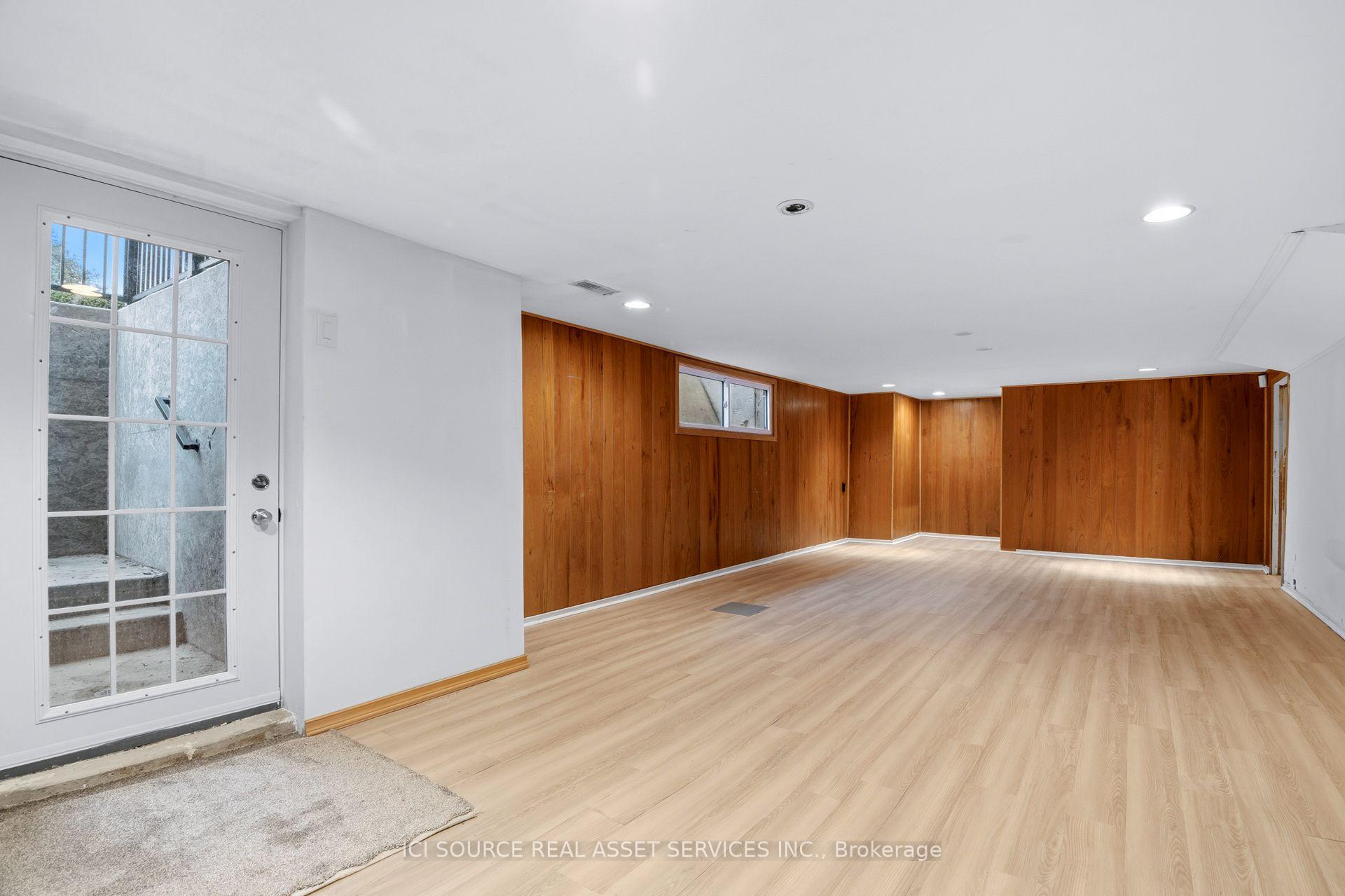 Photo 29 of 701 Sanatorium Road, London, North O — HOMEH