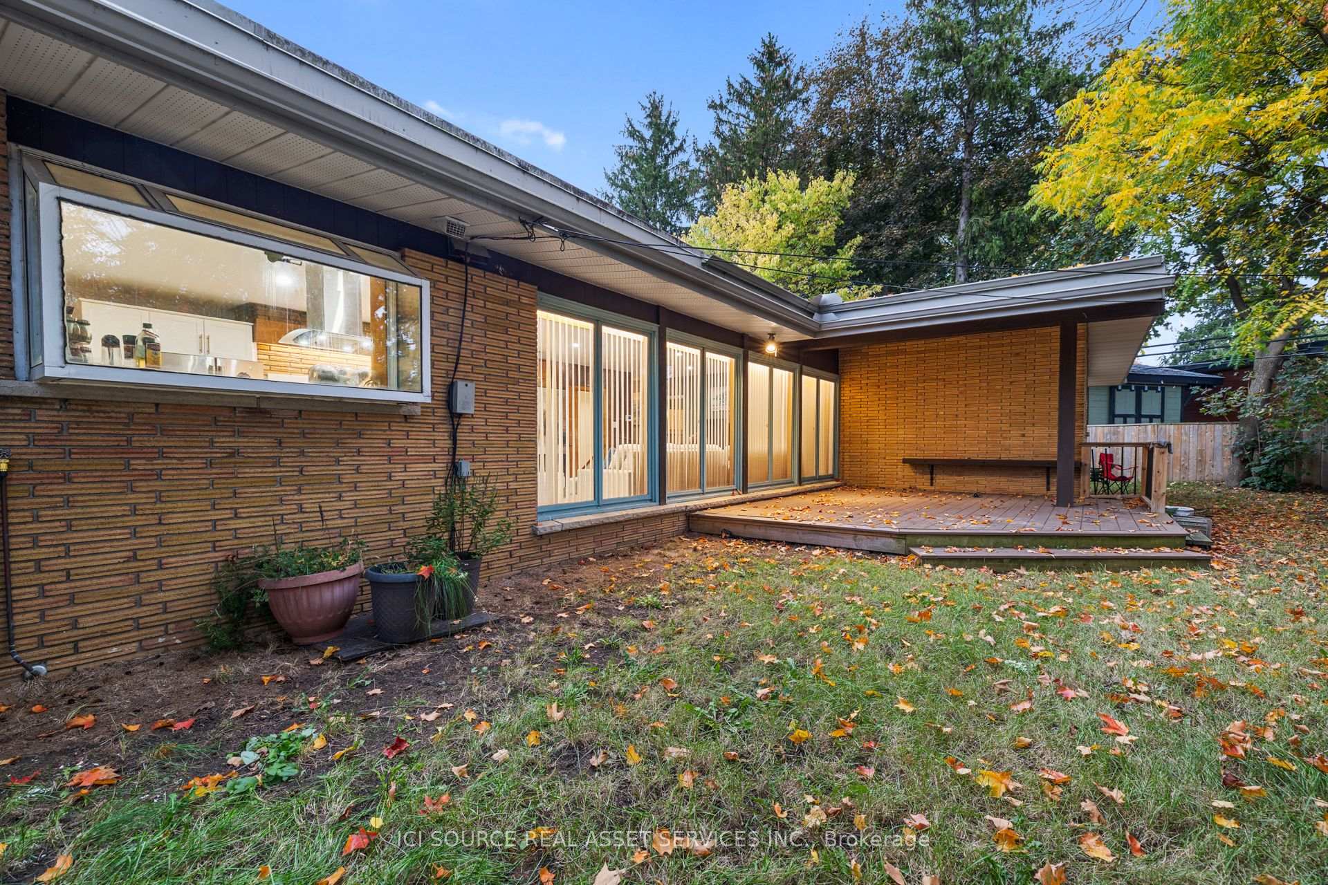 Photo 33 of 701 Sanatorium Road, London, North O — HOMEH