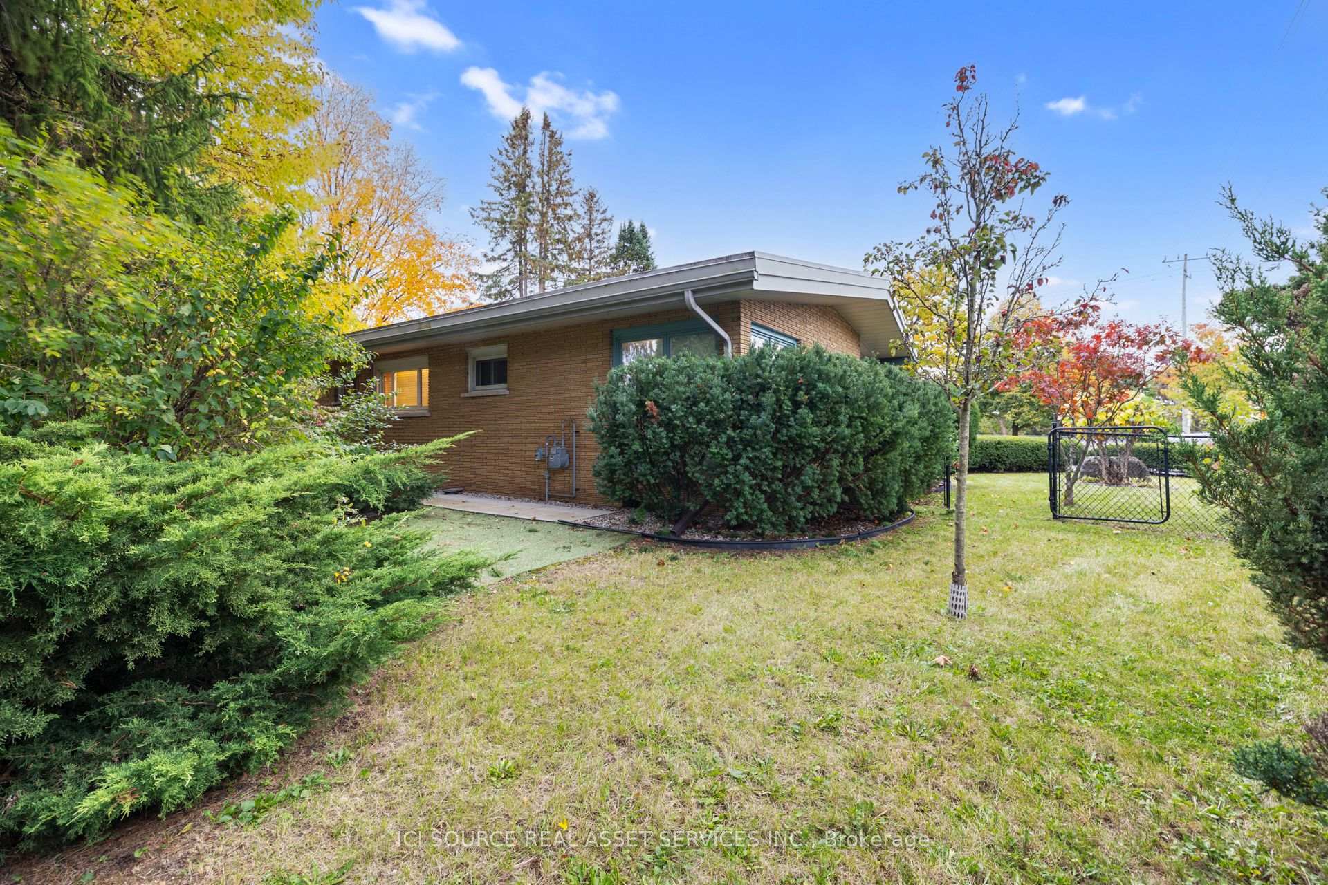 Photo 38 of 701 Sanatorium Road, London, North O — HOMEH