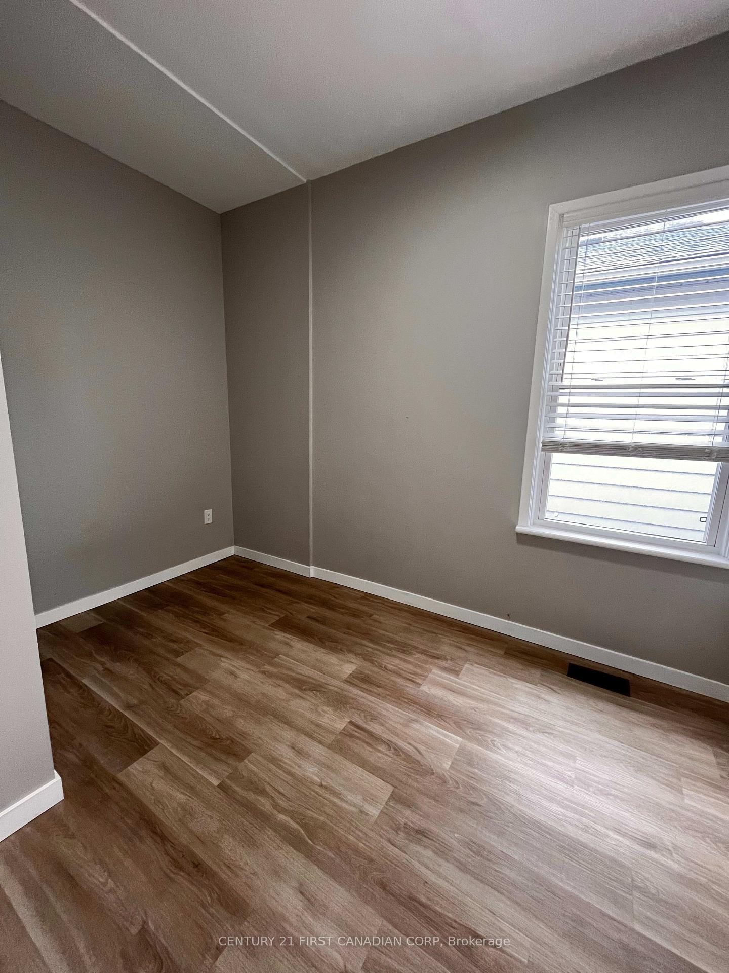 Photo 6 of 223 Waterloo Street, London, East K — HOMEH