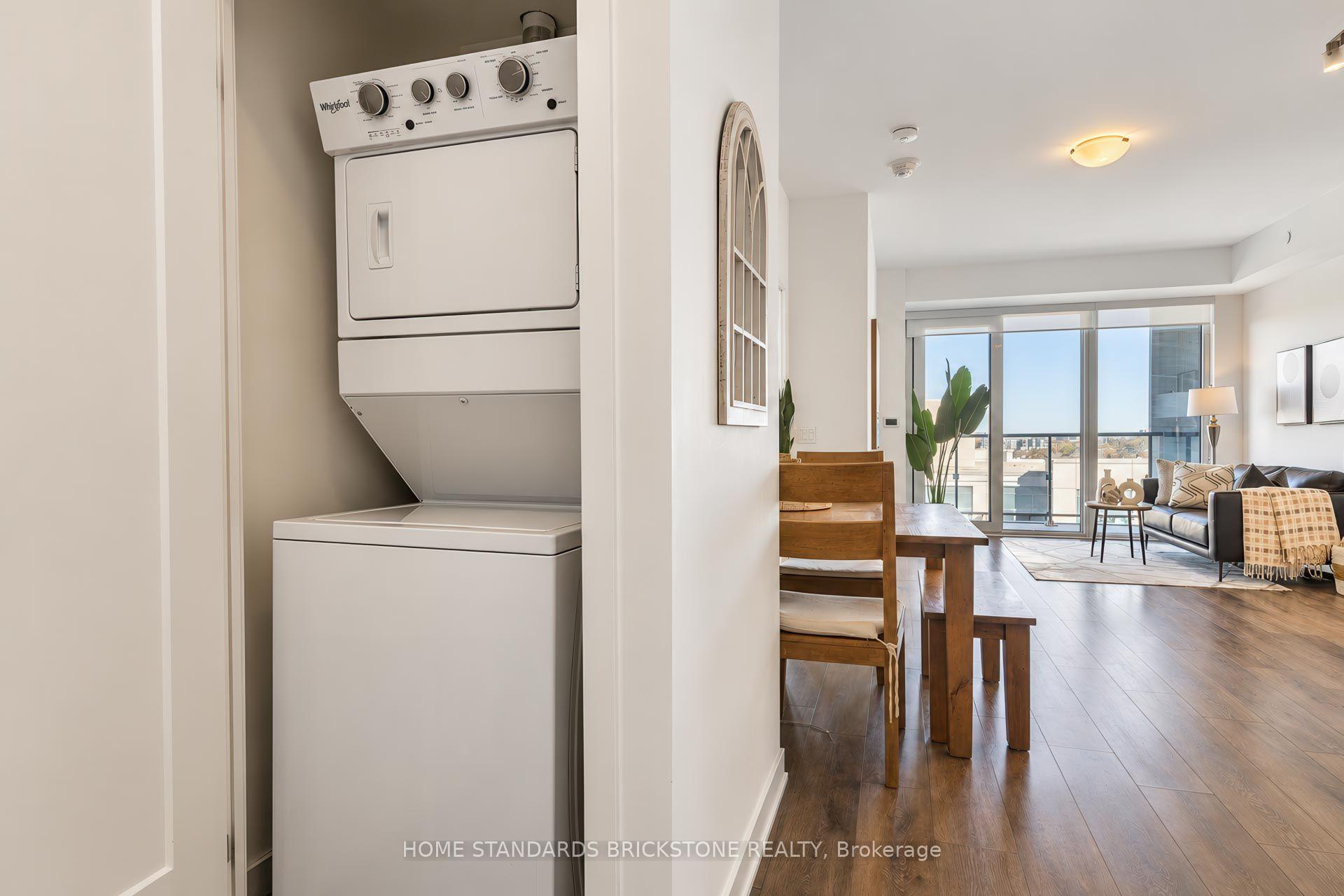 Photo 27 of 105 Oneida Crescent, Richmond Hill, Langstaff — HOMEH