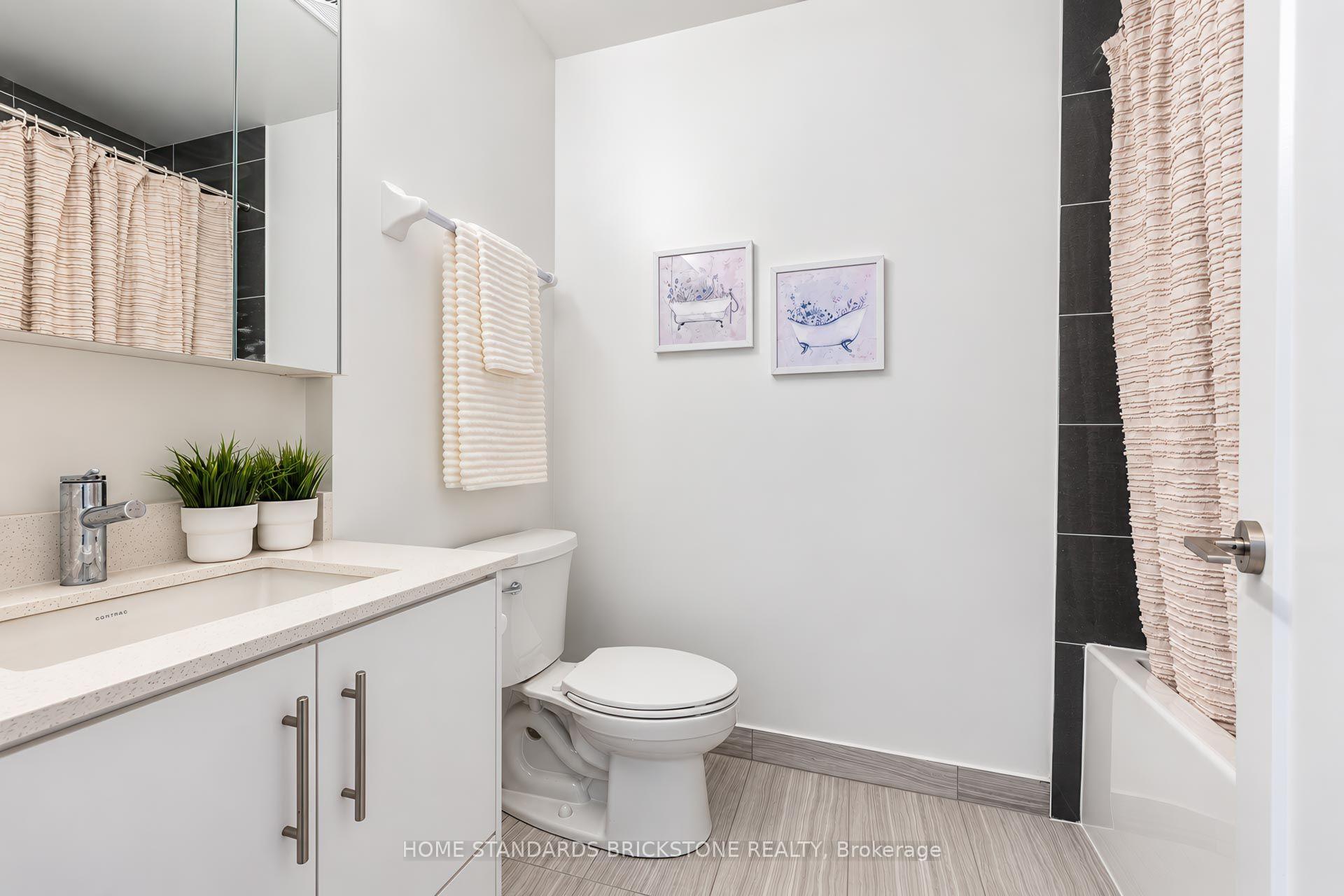 Photo 29 of 105 Oneida Crescent, Richmond Hill, Langstaff — HOMEH