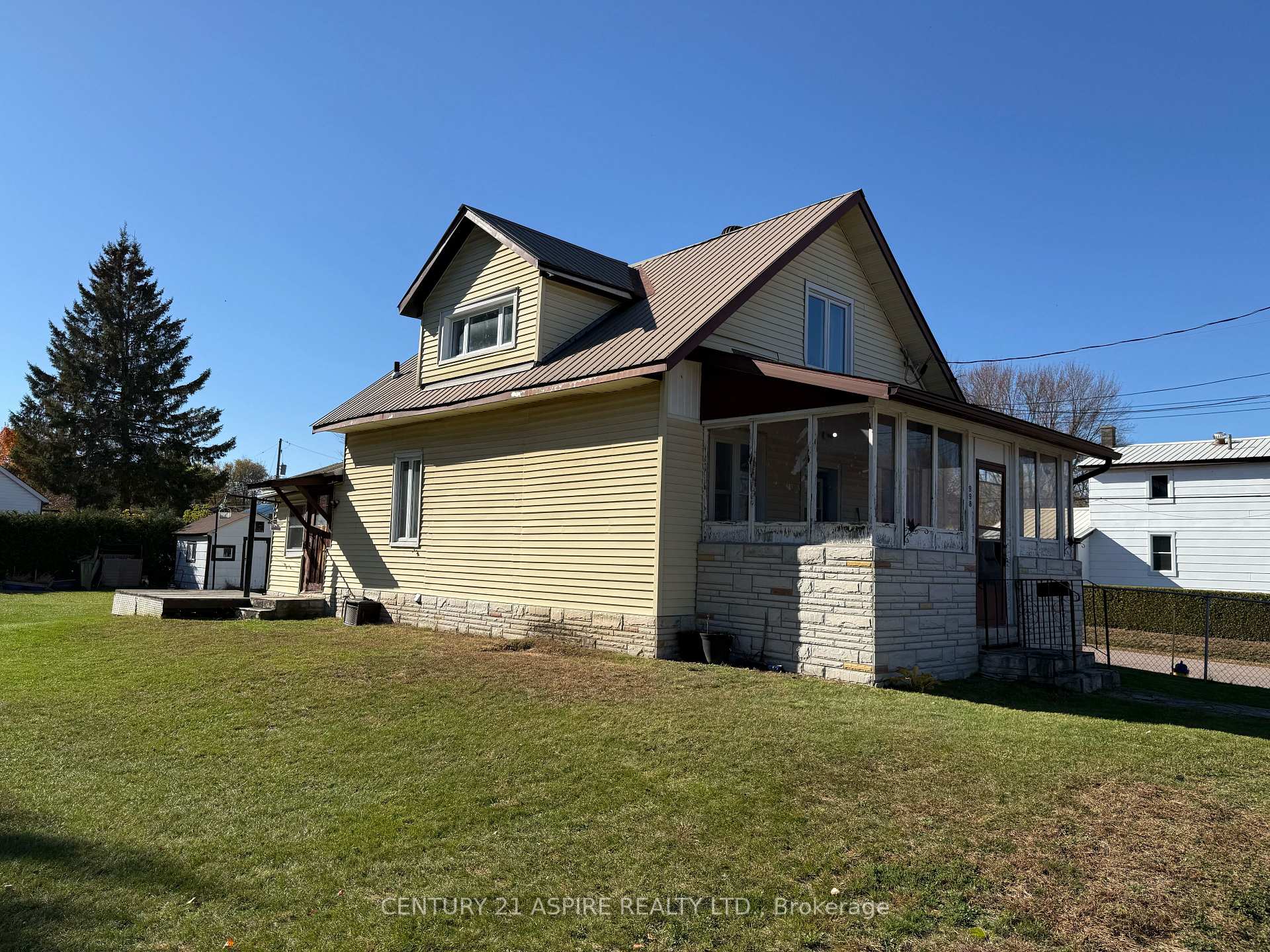 Photo 1 of 998 Bronx Street, Pembroke, Pembroke — HOMEH