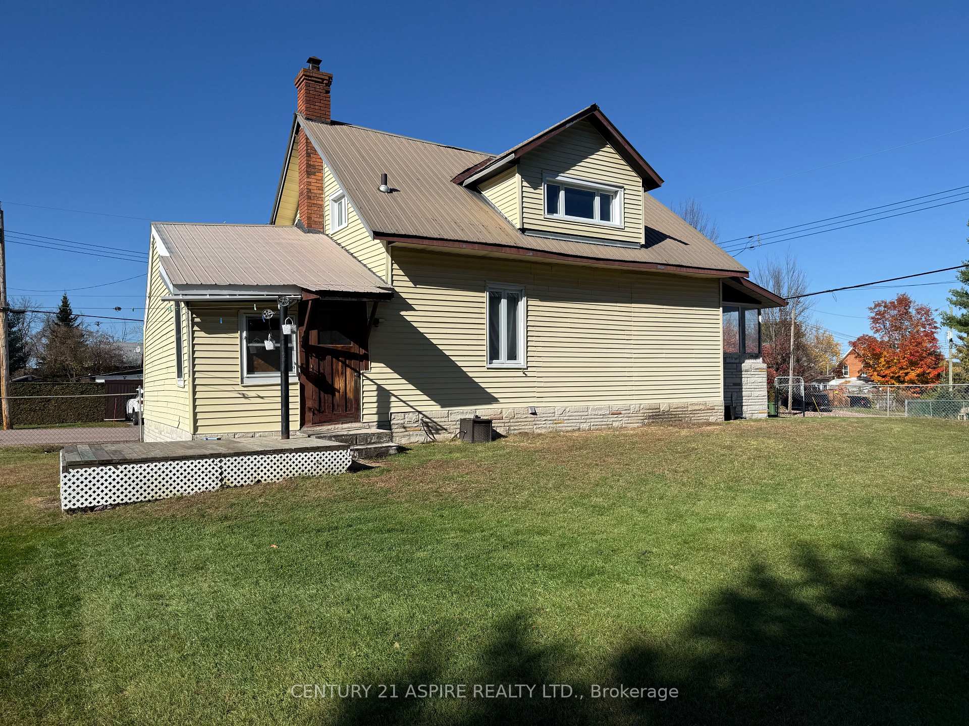 Photo 5 of 998 Bronx Street, Pembroke, Pembroke — HOMEH