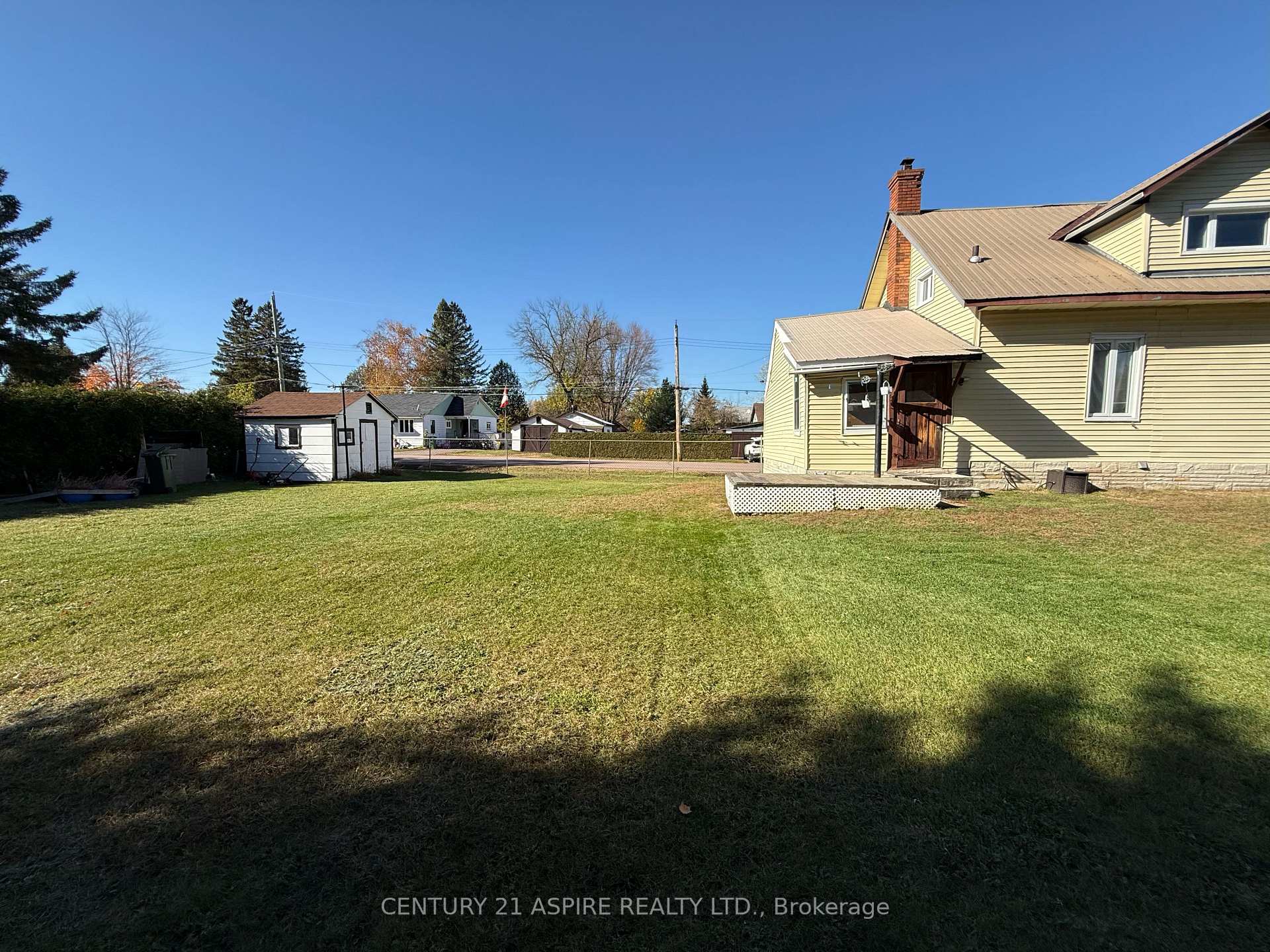 Photo 8 of 998 Bronx Street, Pembroke, Pembroke — HOMEH