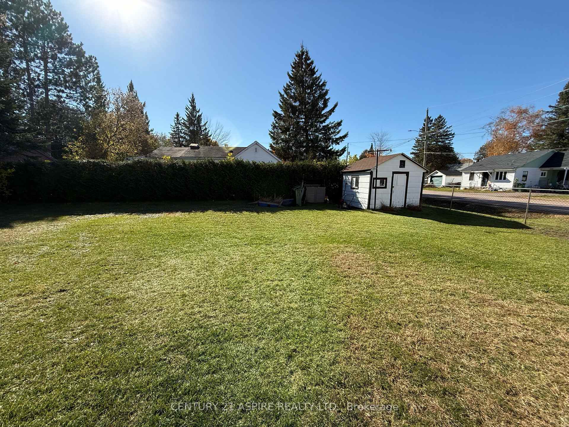 Photo 9 of 998 Bronx Street, Pembroke, Pembroke — HOMEH