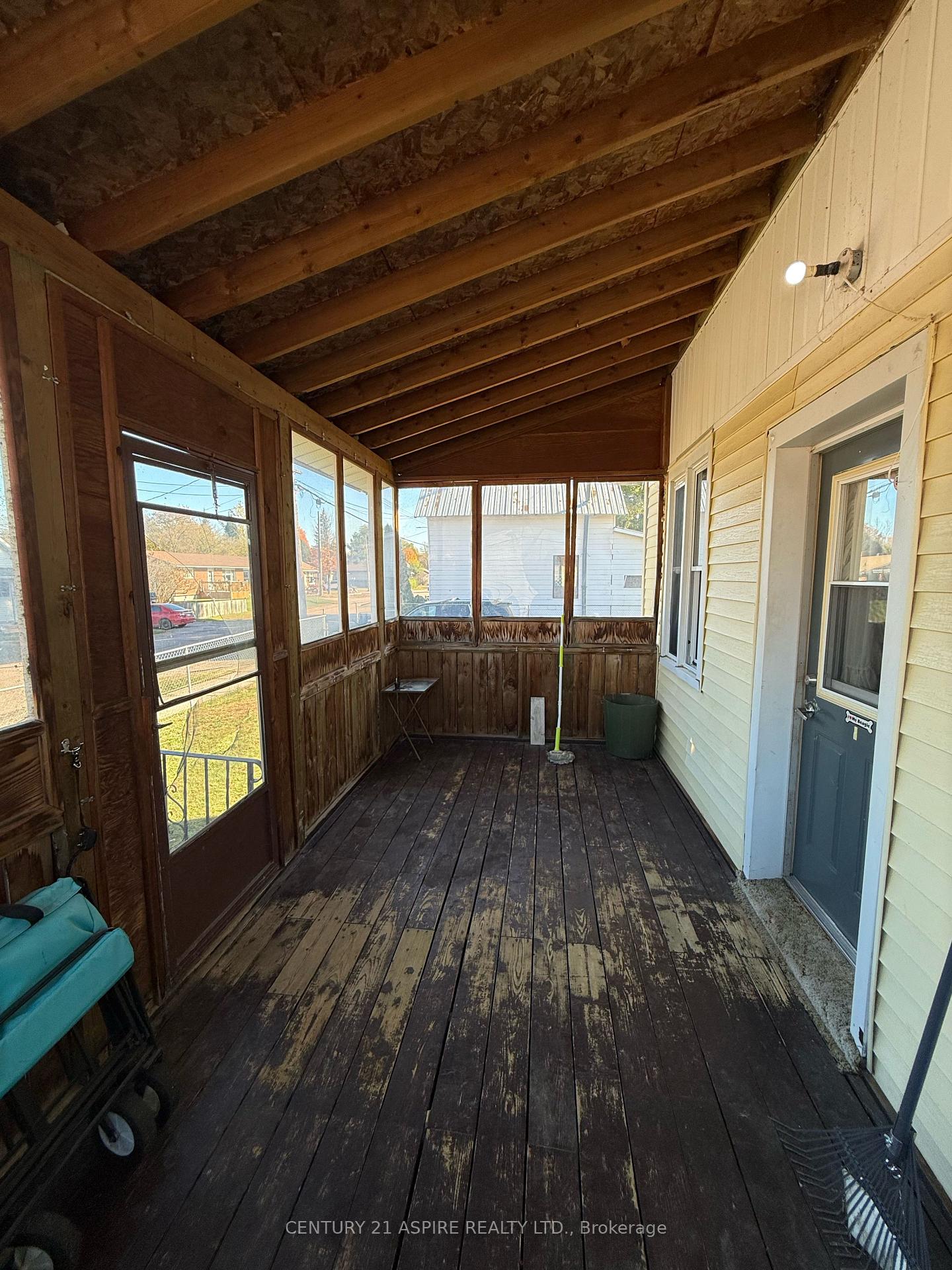 Photo 12 of 998 Bronx Street, Pembroke, Pembroke — HOMEH